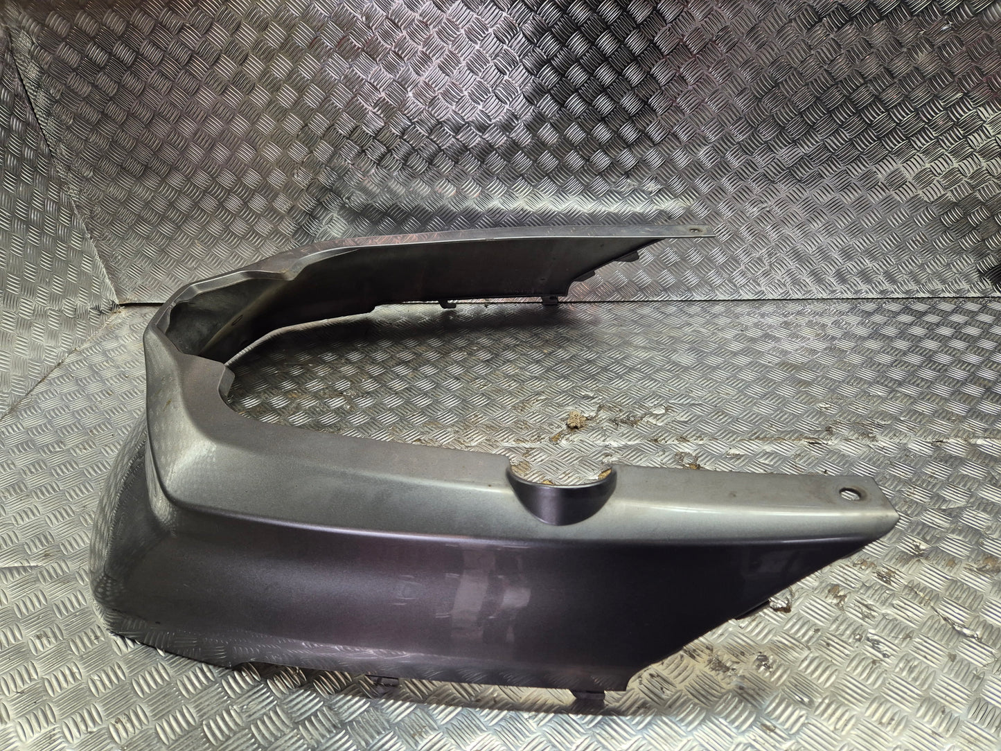 Carenage arrière central suzuki 400 burgman 2003 à 2006