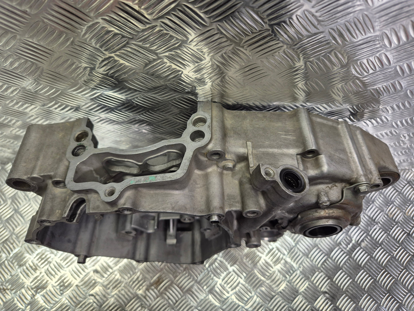 Carter moteur gauche YAMAHA 250 YZF 2006-2013