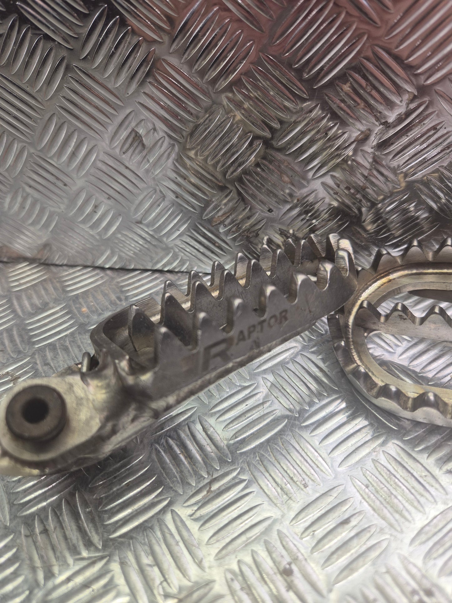PAIRE DE REPOSE PIEDS RAPTOR TITANIUM KTM HUSQVARNA GAS GAS
