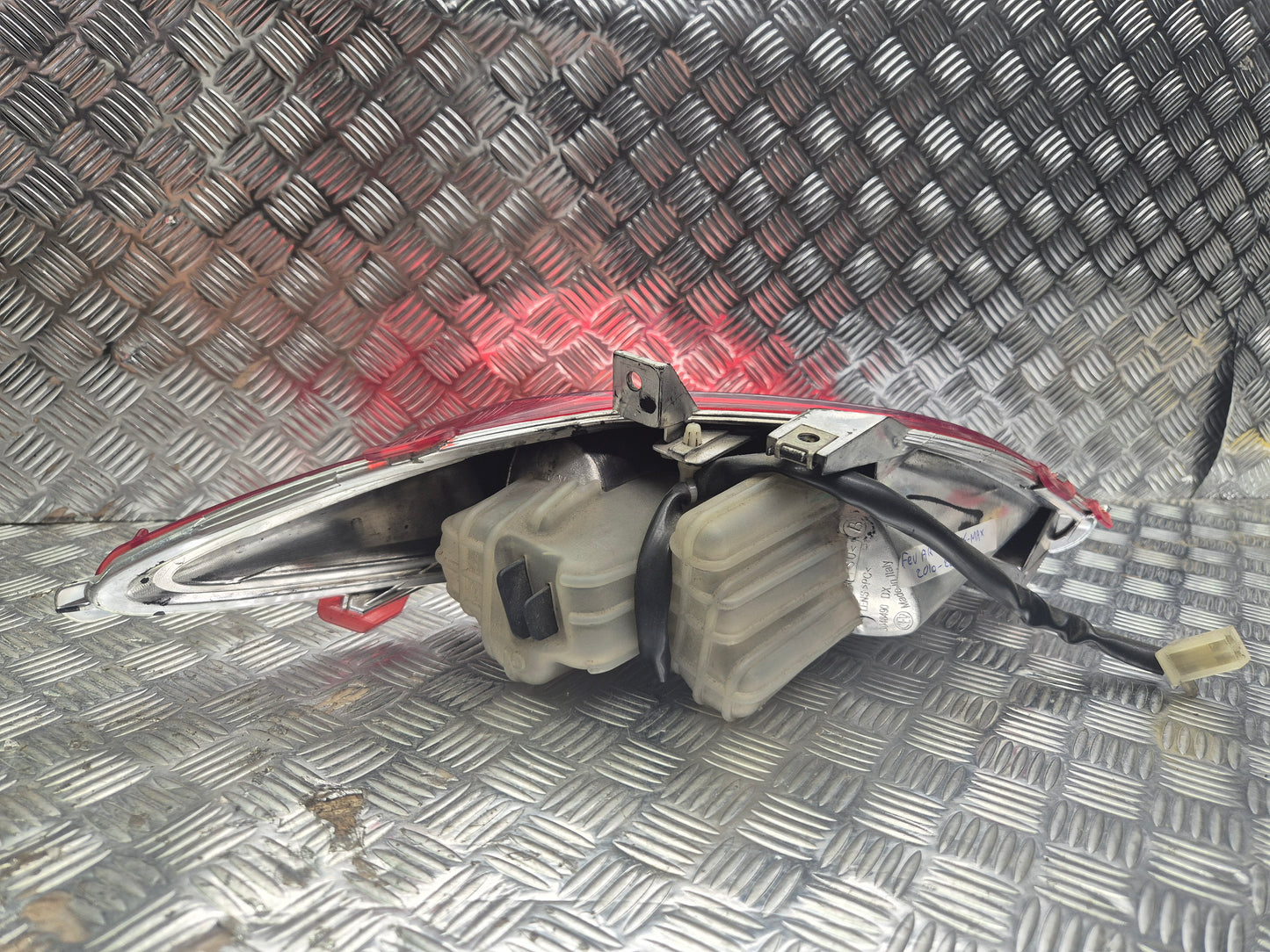 Feu arrière droite yamaha 125 x-max 2010-2013
