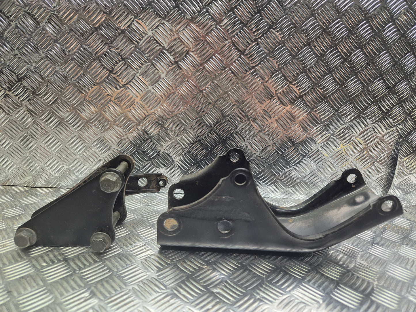 Support moteur YAMAHA 125 YBR 2008