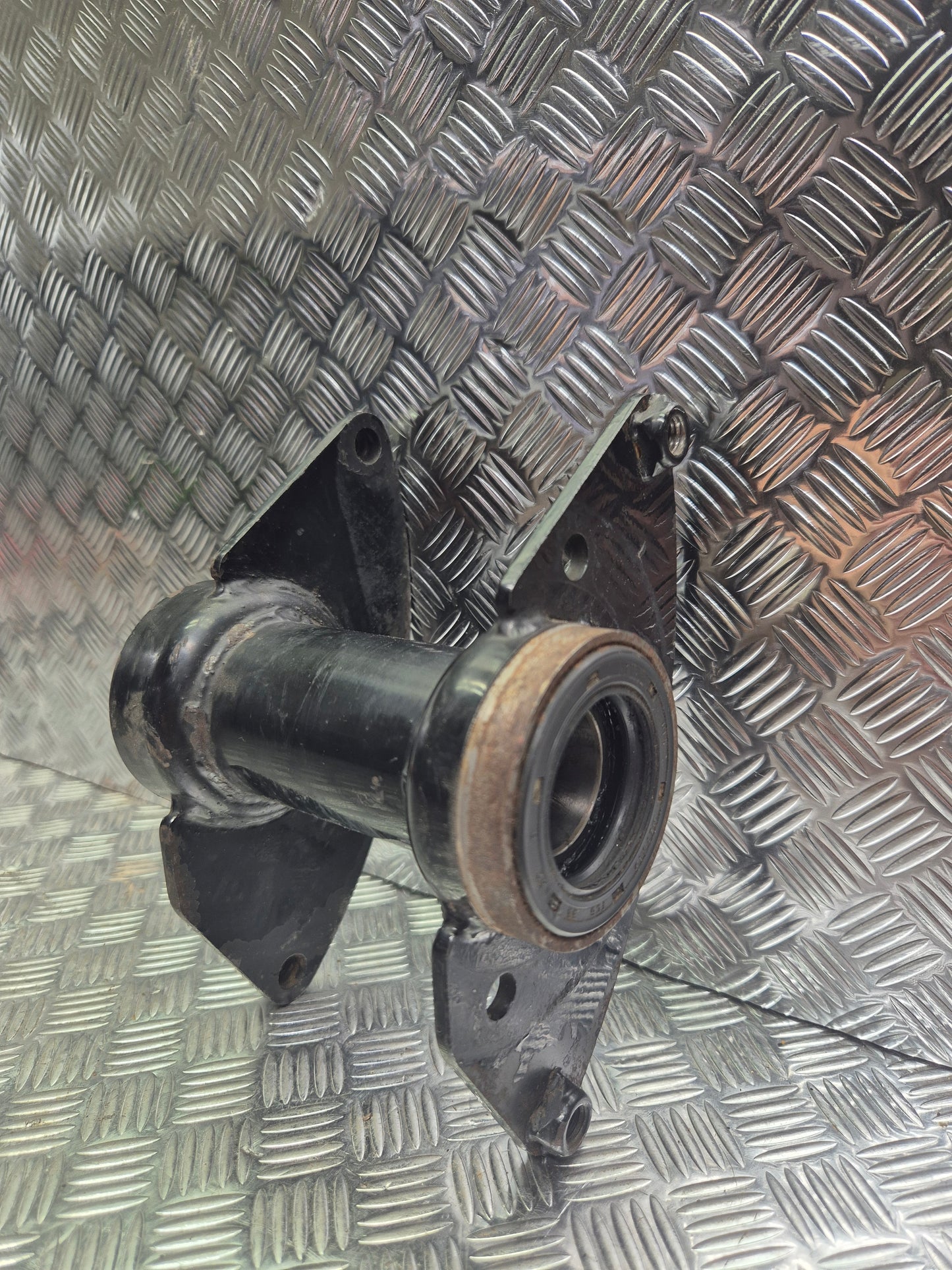 Moyeu excentrique SUZUKI 50 LT