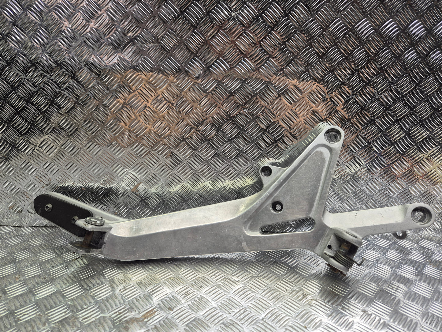 Platine Repose Pieds droit honda 600 hornet 1998-2002