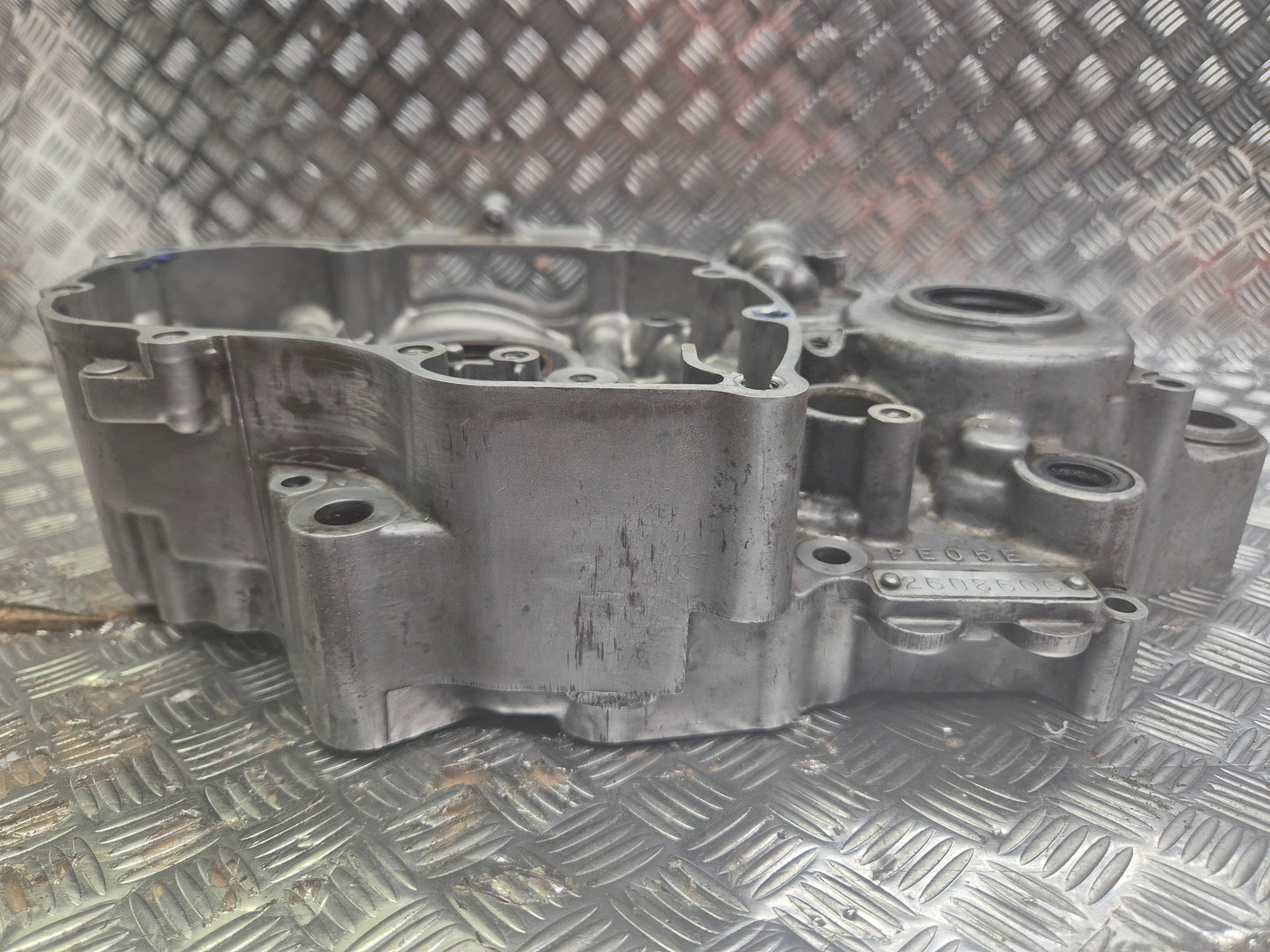 Carter moteur gauche HONDA CRF450R 2004-2008