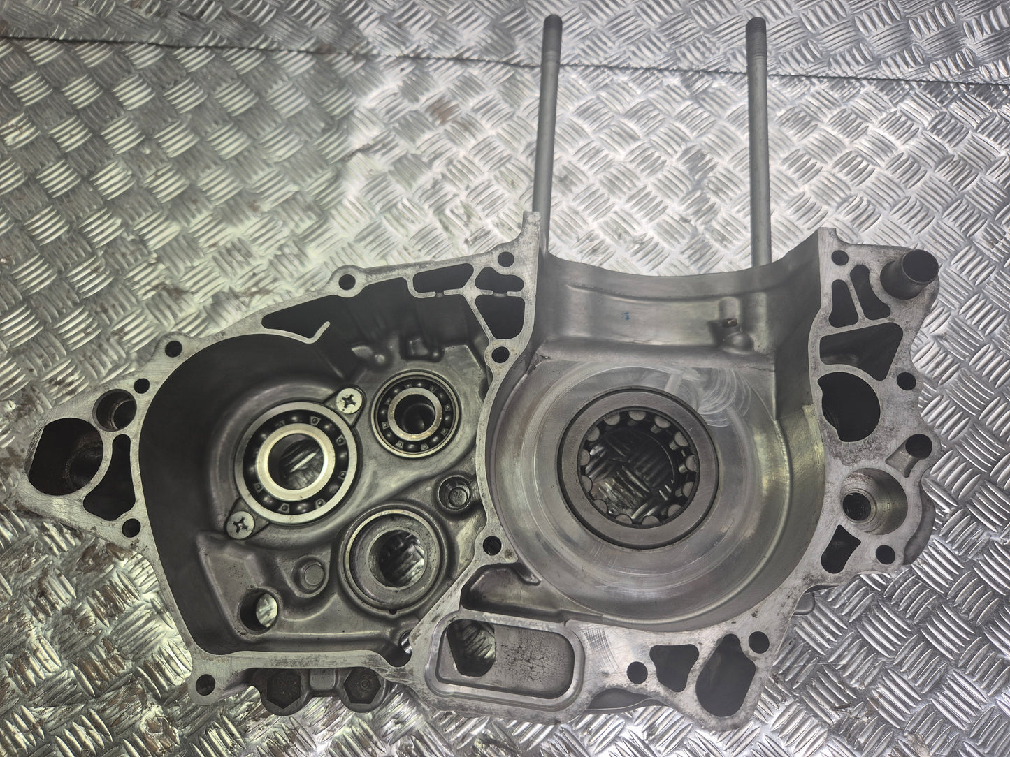 Carter moteur gauche HONDA CRF450R 2004-2008