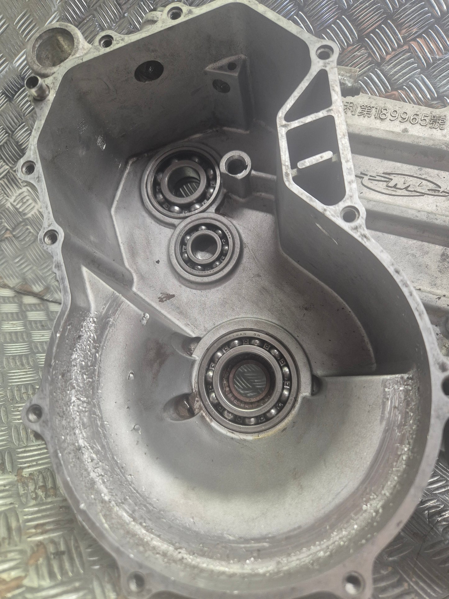 Carter moteur gauche SMC 200 SNAKE - CRS170 - BAROSSA