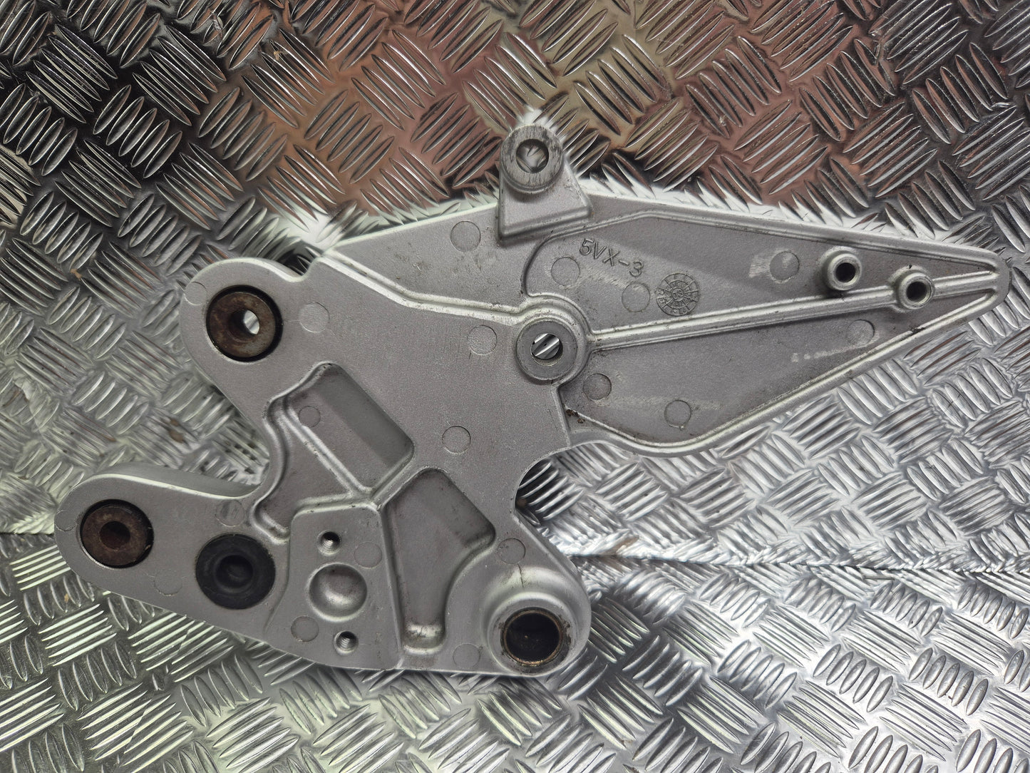 Platine avant droite YAMAHA FZ6 600 2004-2006