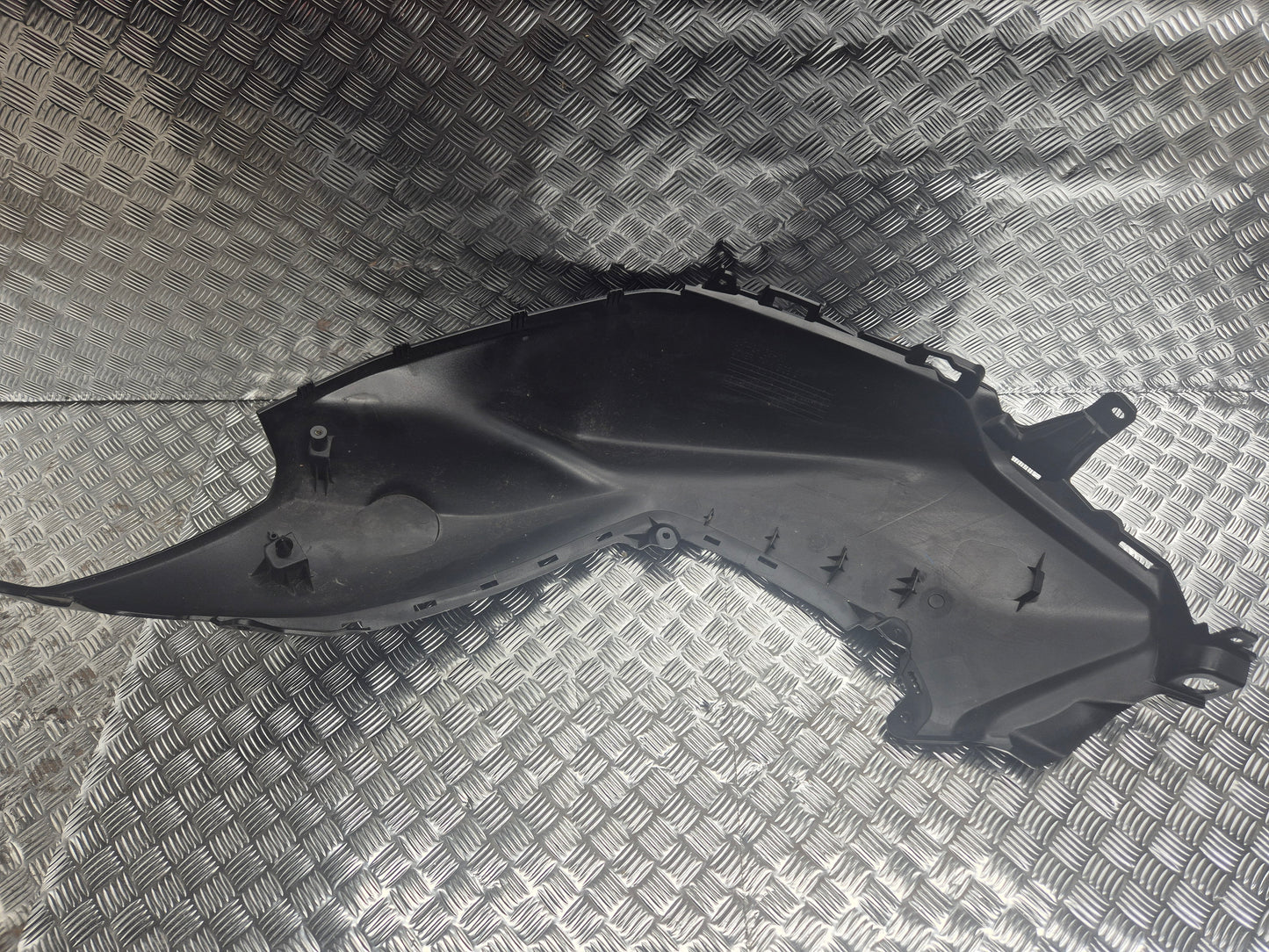 Couvre réservoir droit YAMAHA MT07 - 2021/2022 - BAT-24139-00