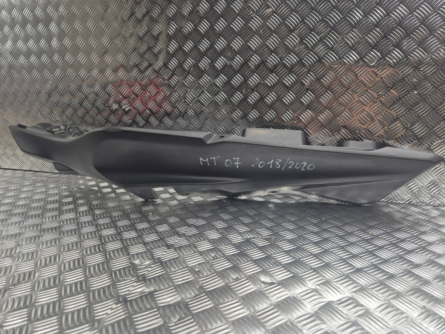Cache arrière gauche Yamaha MT-07 2018/2020 (BAC-2171E-00)
