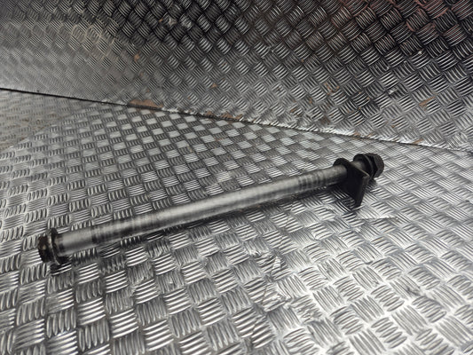 Axe de roue arrière honda 500 cbf 2004-2007