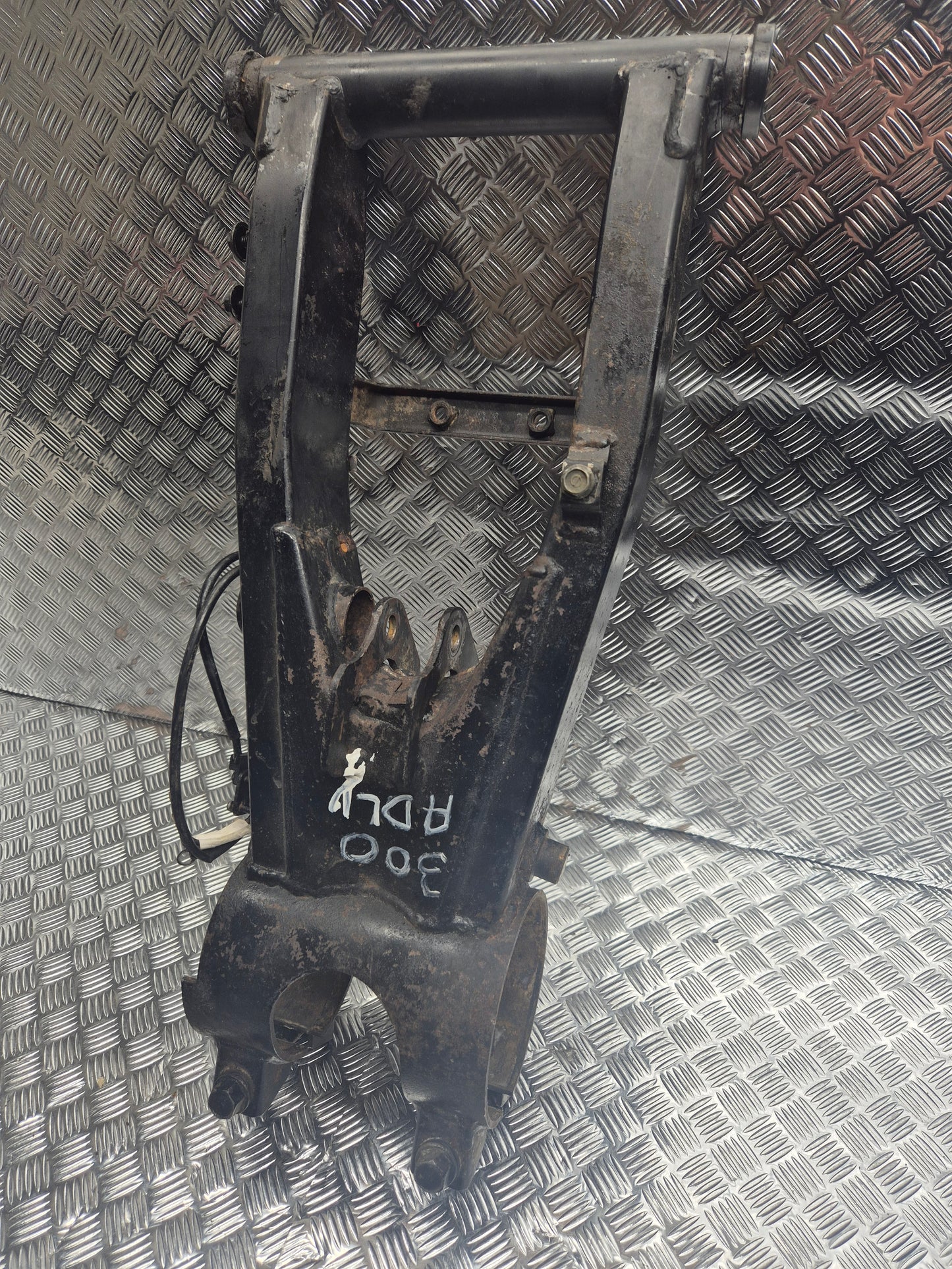 Bras oscillant 300 Adly