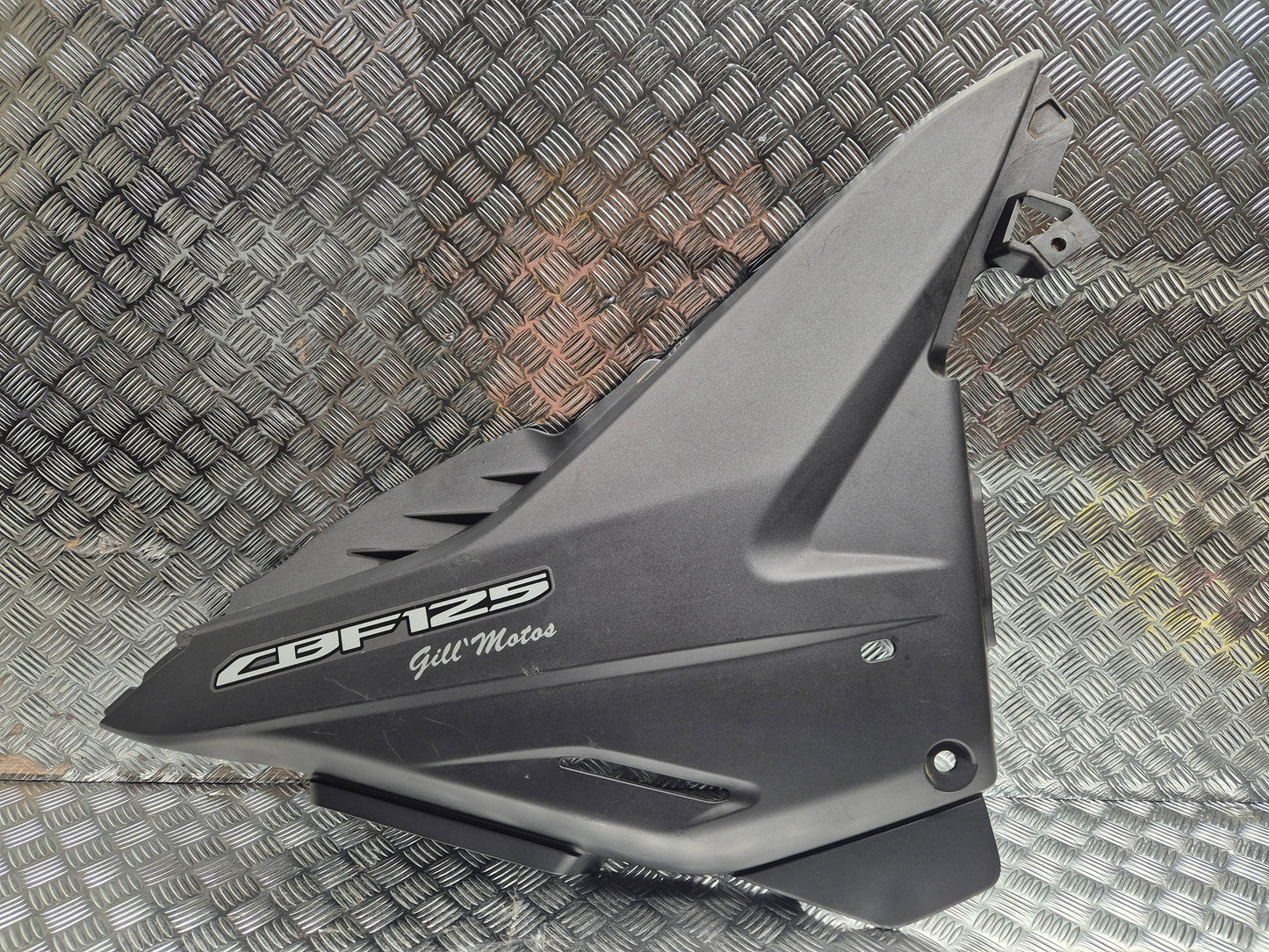 Cache lateral droit HONDA CBF 125 2009-2014
