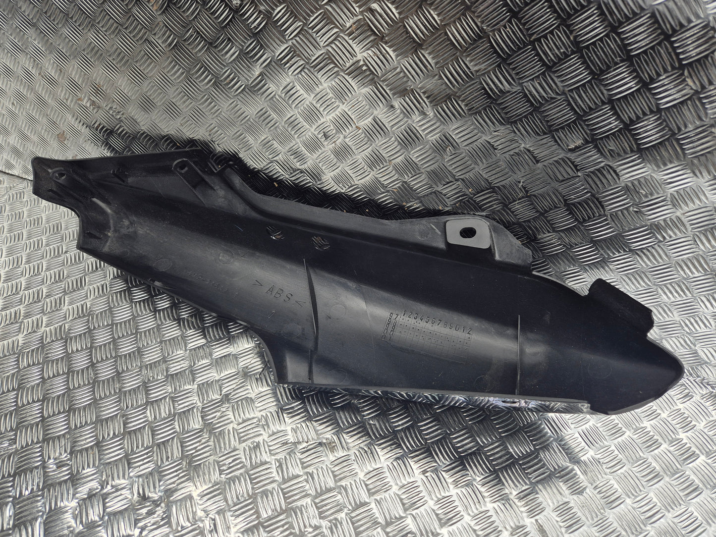 Carenage arrière gauche yamaha fzs 600 fazer 1999