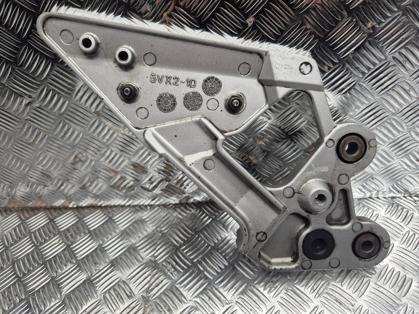 Platine avant gauche YAMAHA FZ6 600 2004-2006