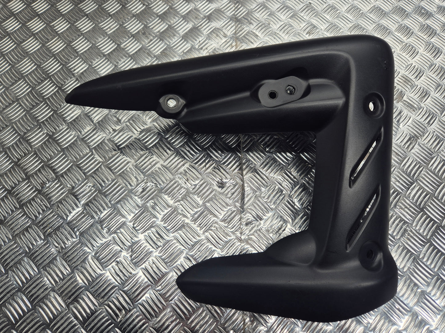Ecope radiateur droite TRIUMPH 675 STREET TRIPLE R 2007 - 2011