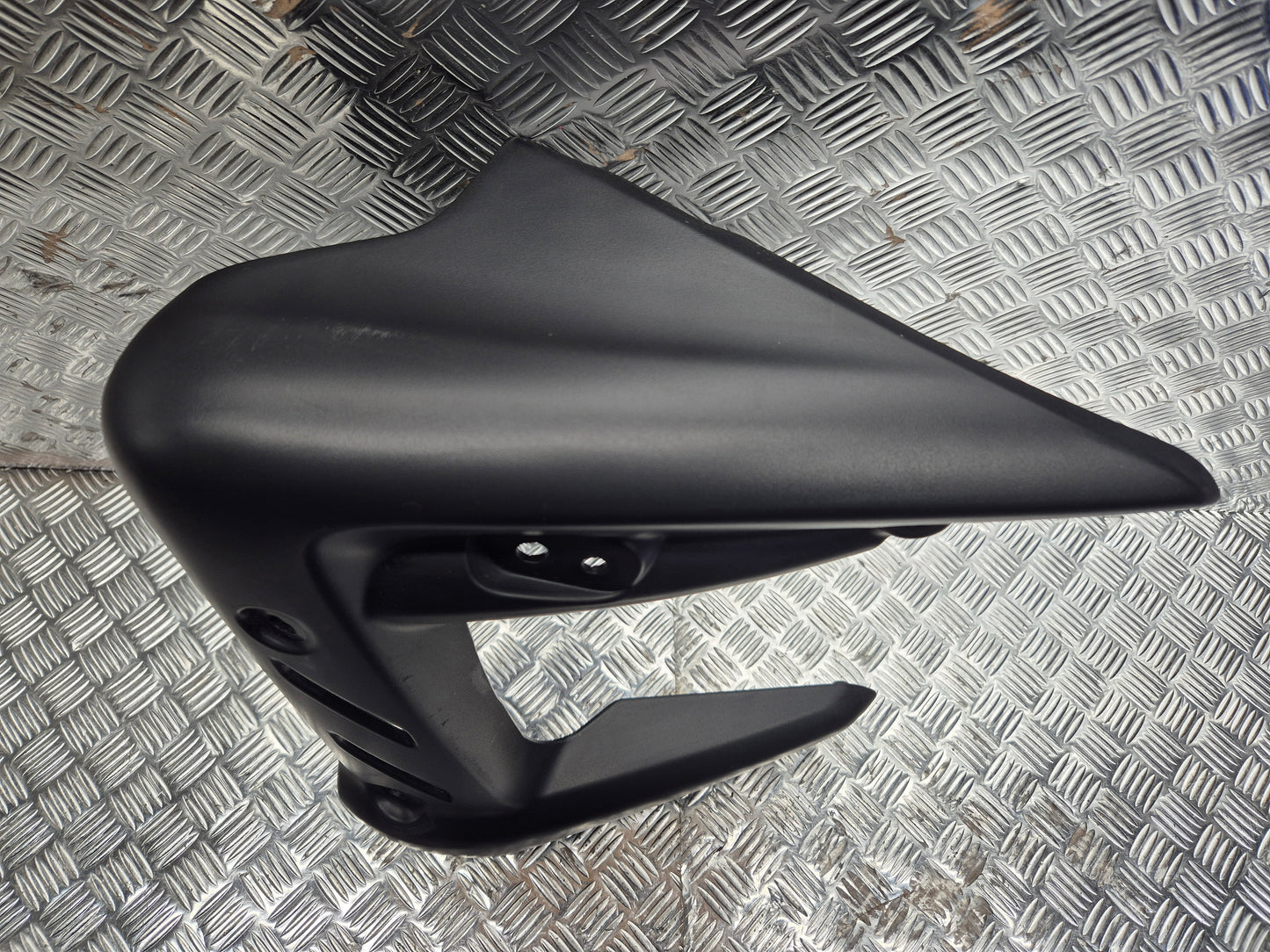 Ecope radiateur gauche TRIUMPH 675 STREET TRIPLE R 2007 - 2011