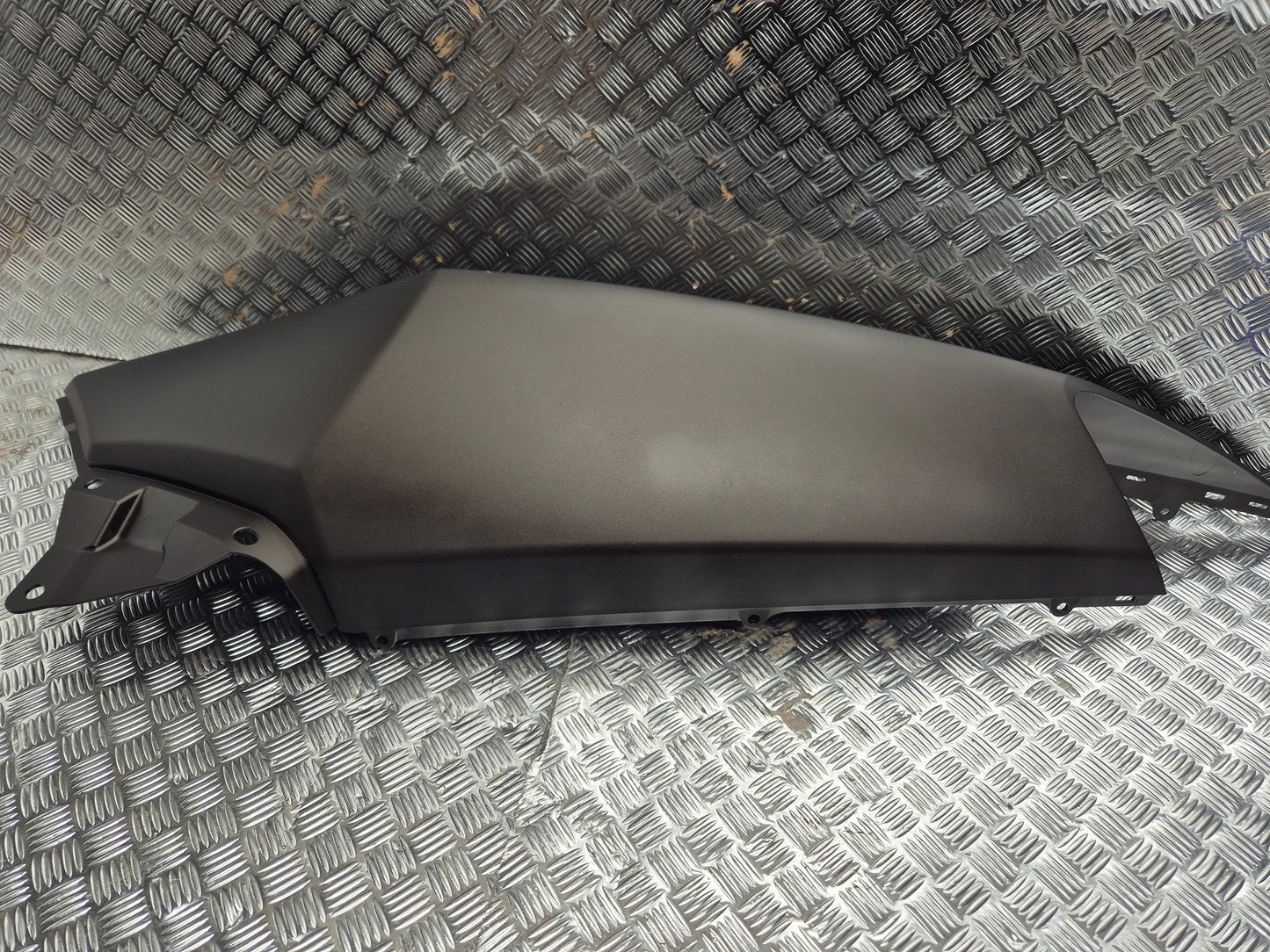 Coque arrière gauche YAMAHA XP 500 T-MAX 2008-2011