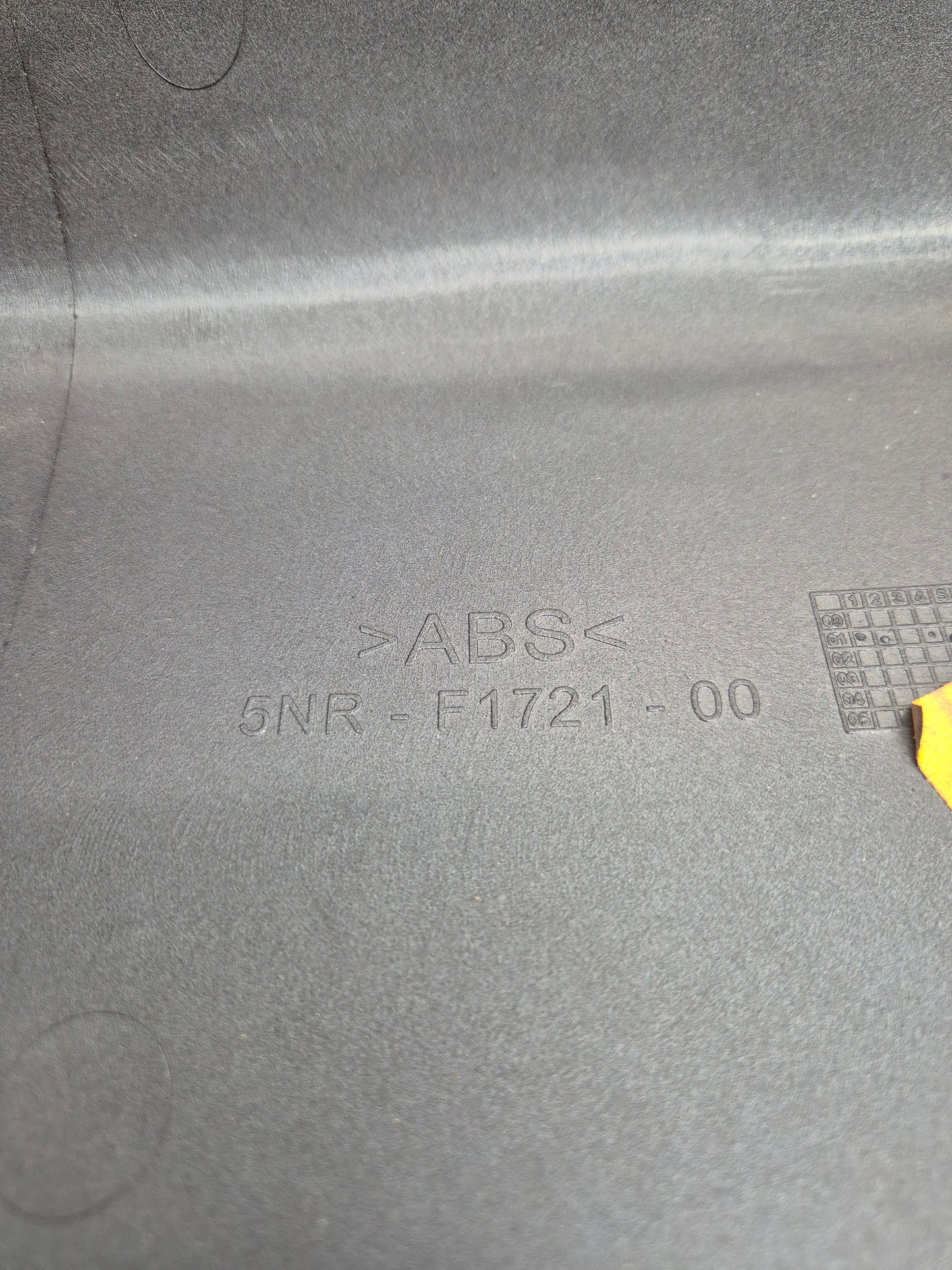 Coque arrière gauche YAMAHA 125 MAJESTY 2002
