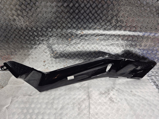 Cache latéral gauche YAMAHA 125 X-MAX 2006-2009