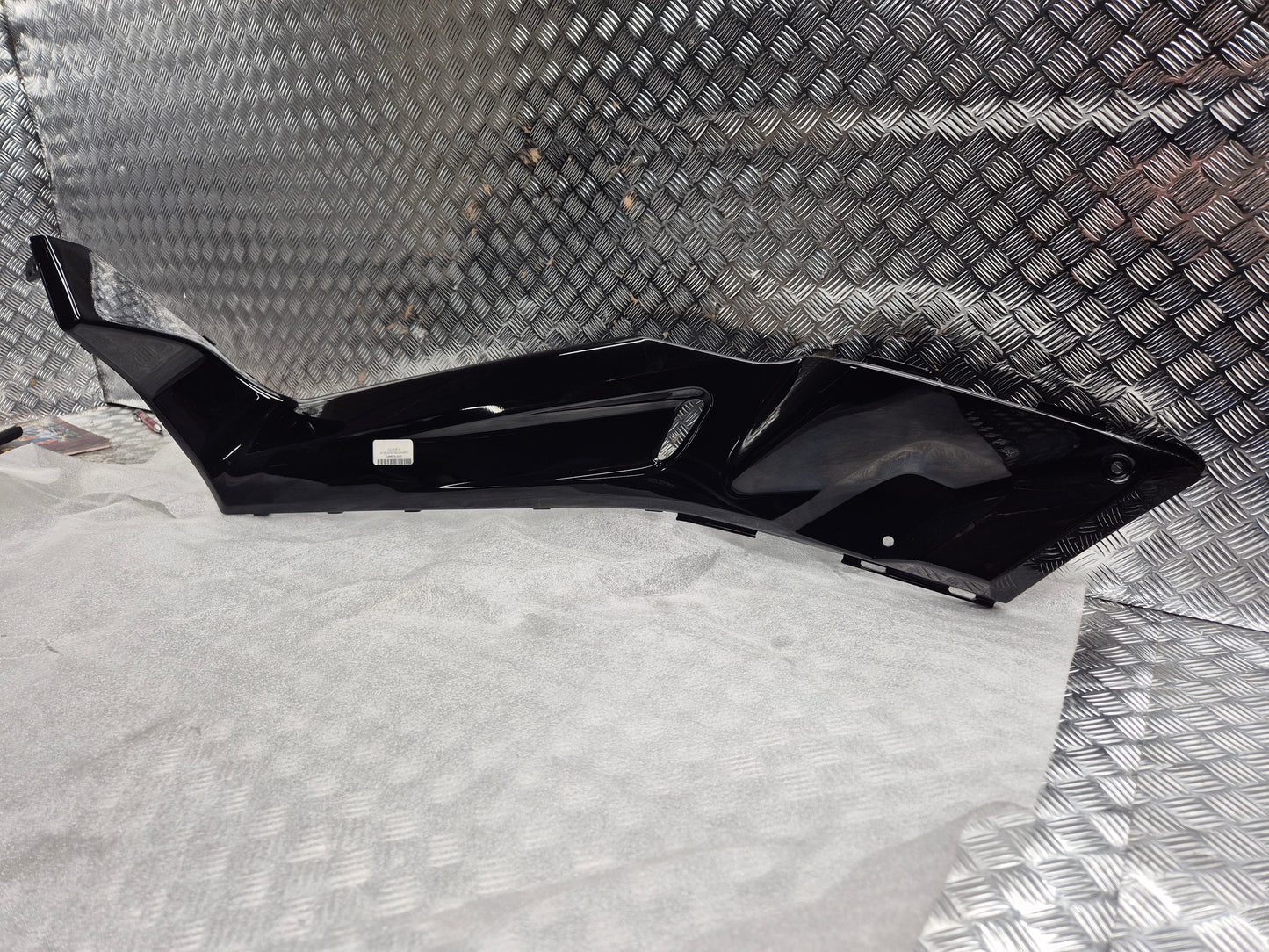 Cache latéral gauche YAMAHA 125 X-MAX 2006-2009