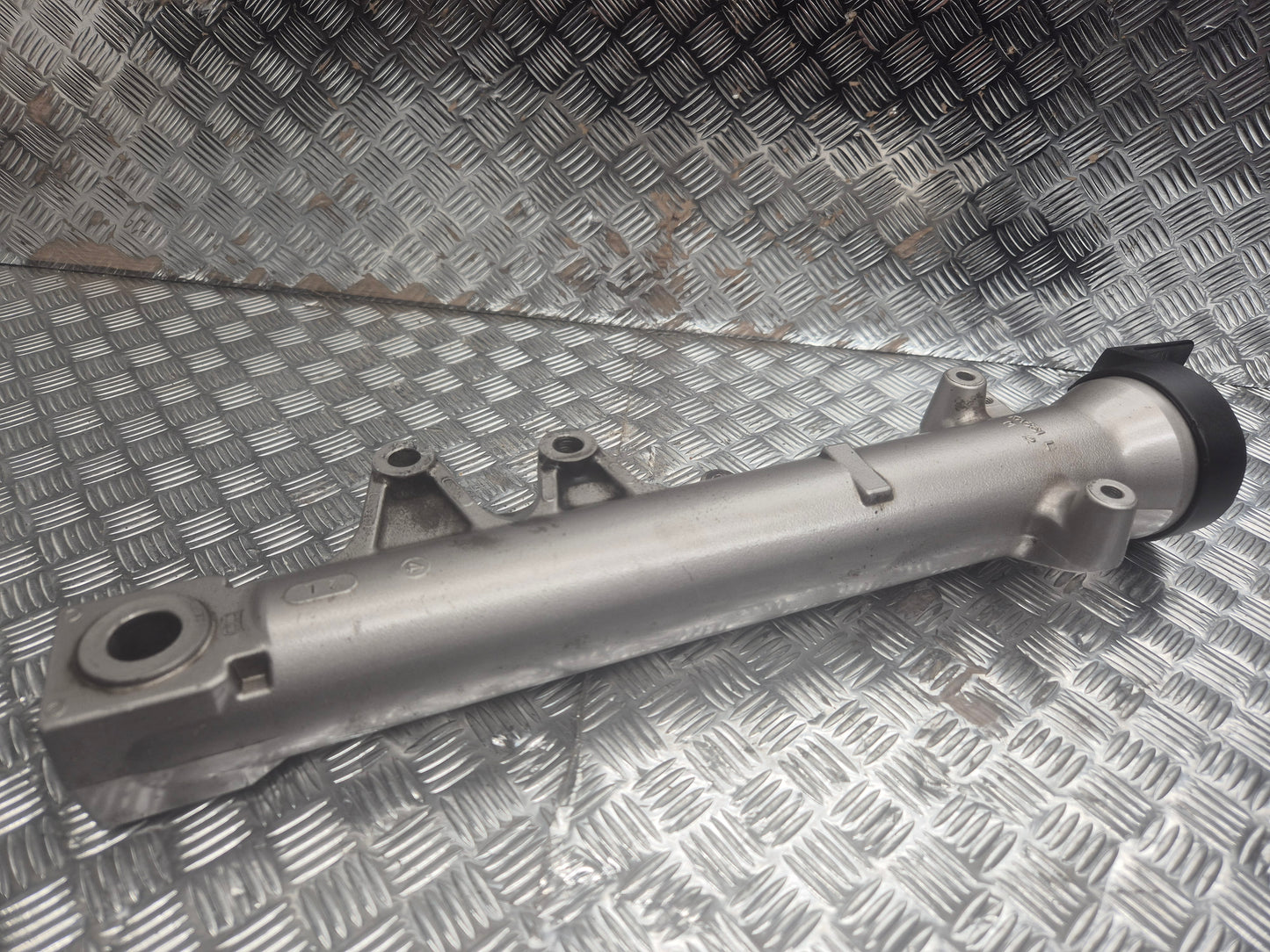 Fourreau de fourche gauche suzuki 600 bandit 2000-2004