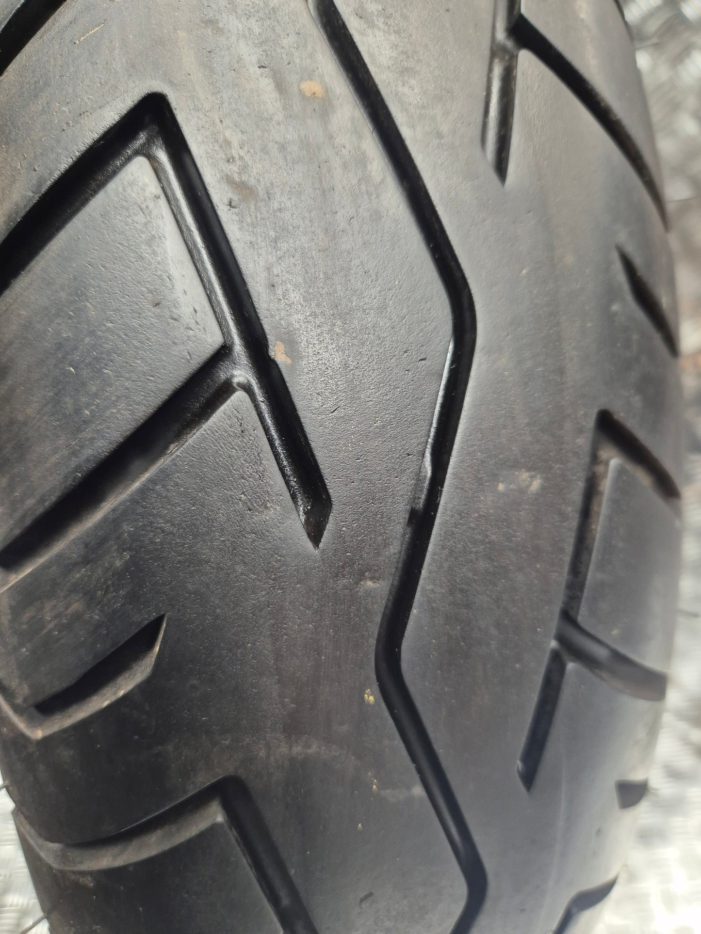 Pneu BRIDGESTONE BATTLAX BT45R 130/70-17