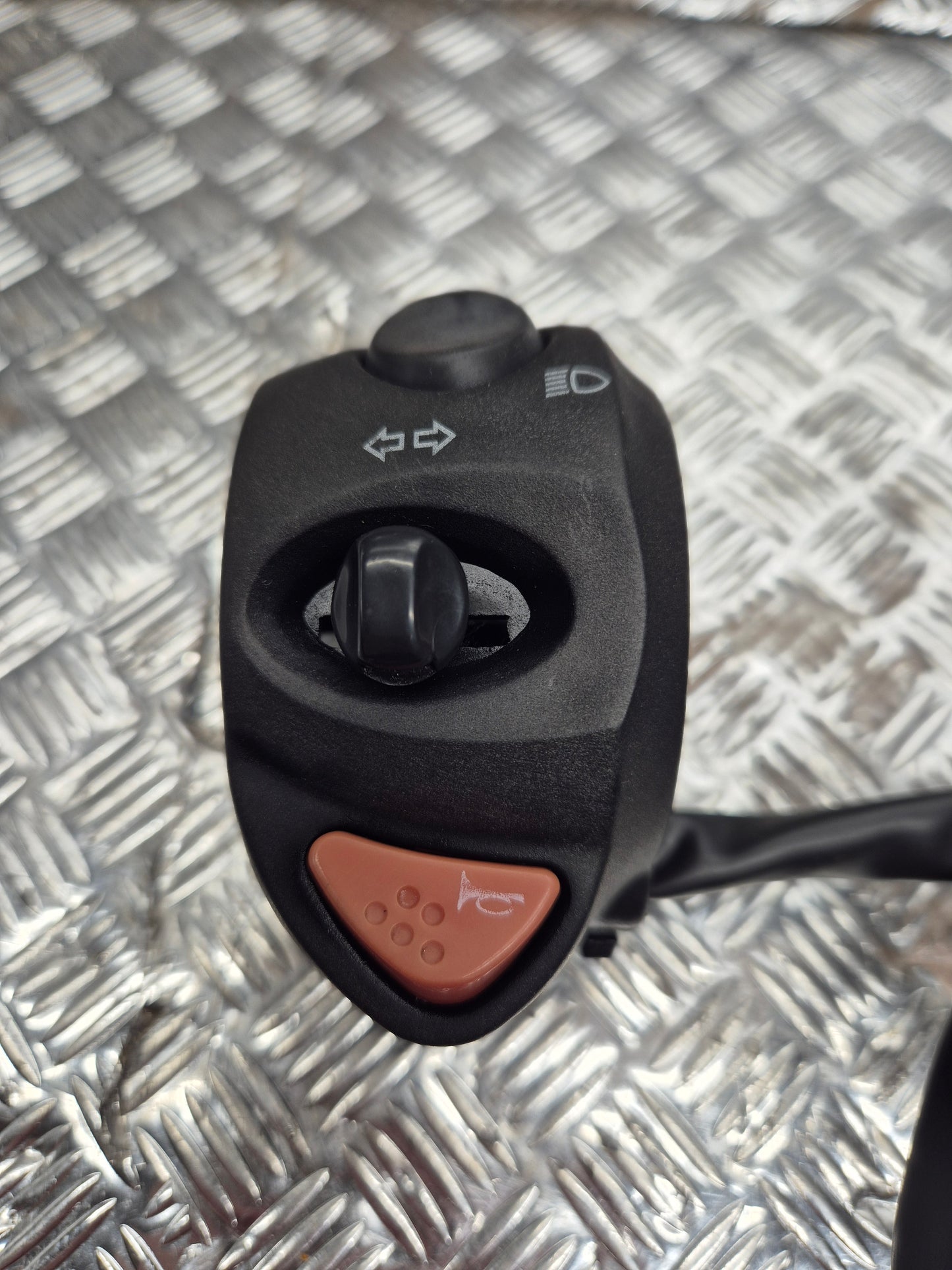 Commodo gauche PEUGEOT 125 SATELIS 2007-2011