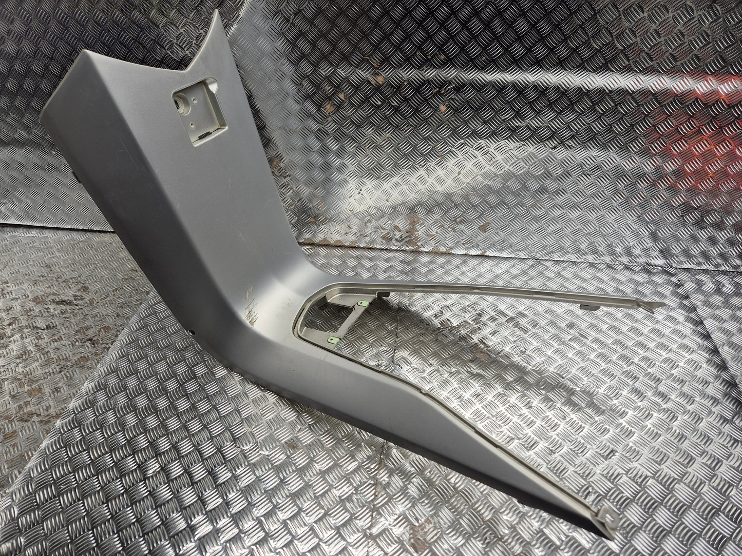 Carenage centrale PEUGEOT 125 SATELIS 2007-2011