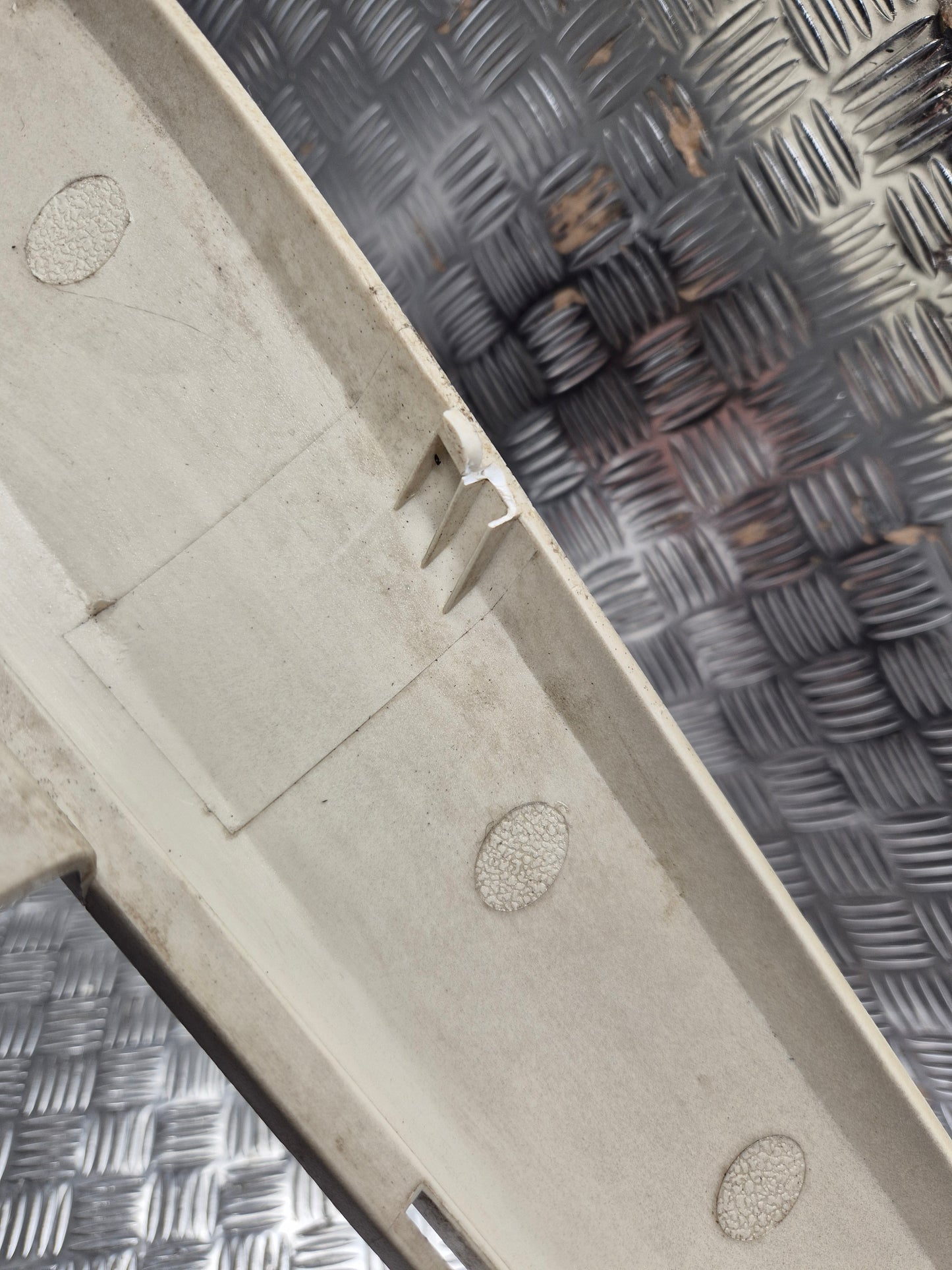 Carenage centrale PEUGEOT 125 SATELIS 2007-2011