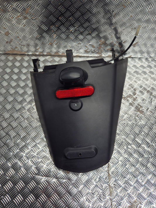 Support de plaque et eclairage PEUGEOT 125 SATELIS ABS 2006 - 2011