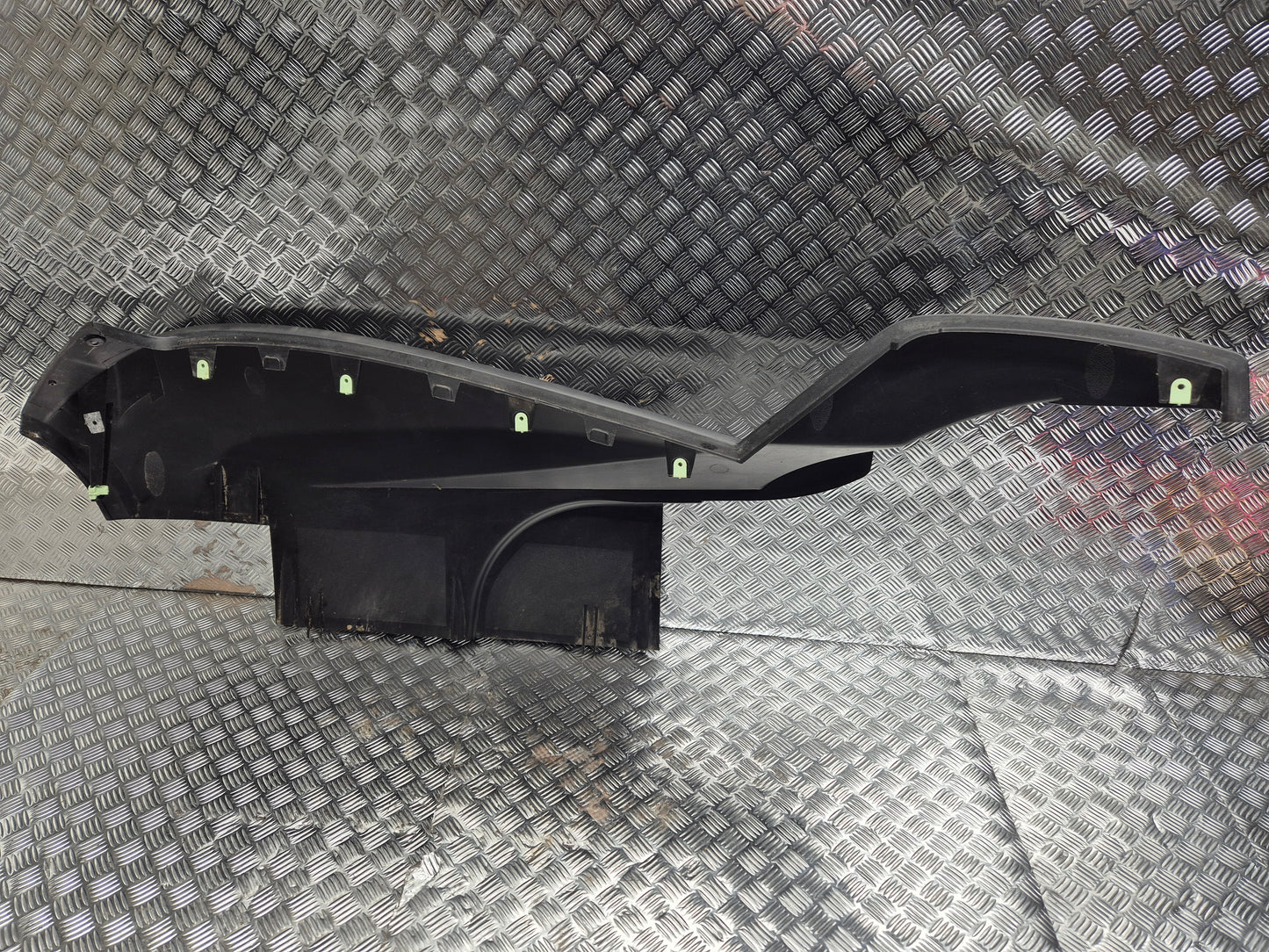 Sabot droit PEUGEOT 125 SATELIS 2007-2011