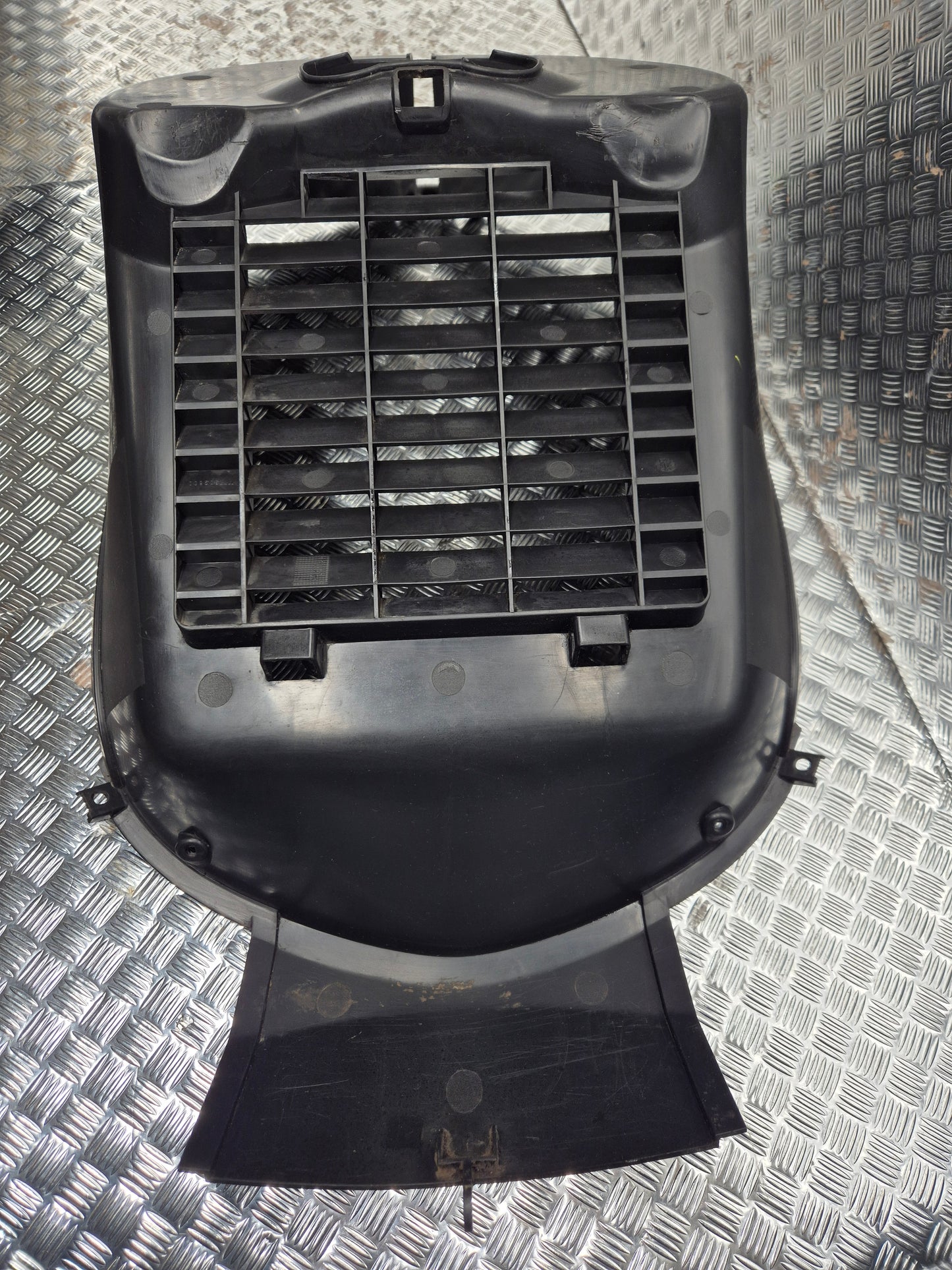 Grille de radiateur PEUGEOT 125 SATELIS 2007 - 2011