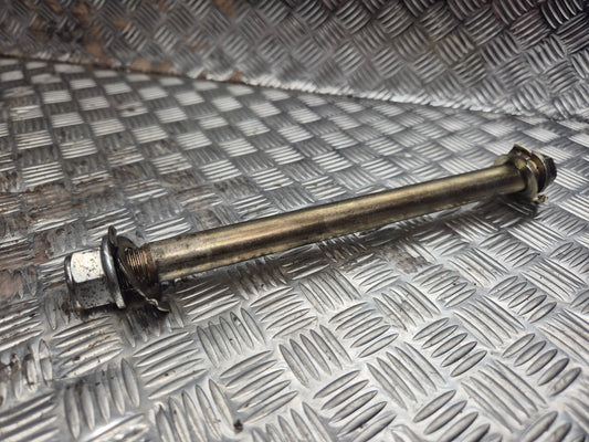 Axe de roue avant YAMAHA 125 YBR 2007 - 2009