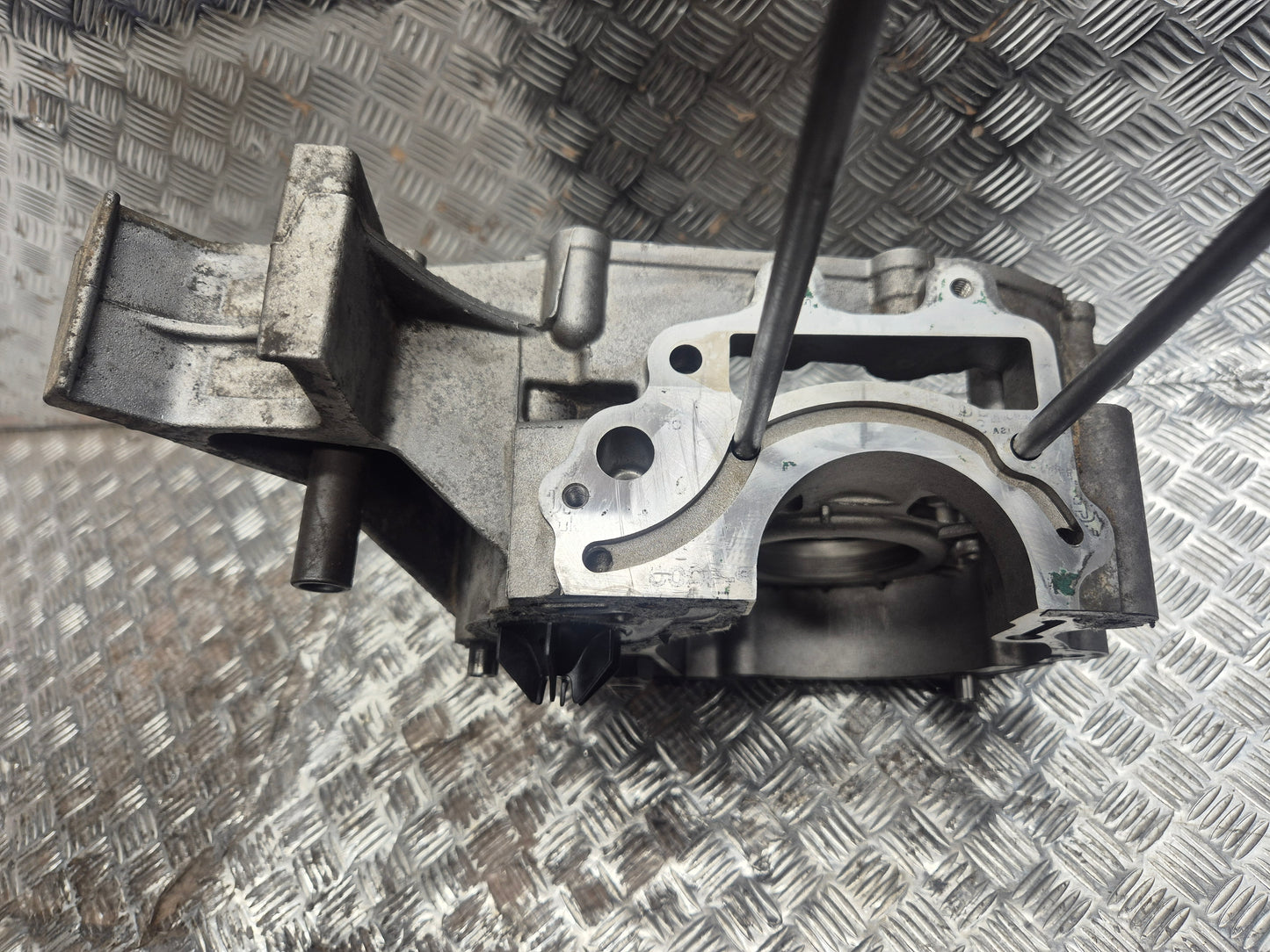 Carter moteur droit PEUGEOT 125 SATELIS 2007-2011