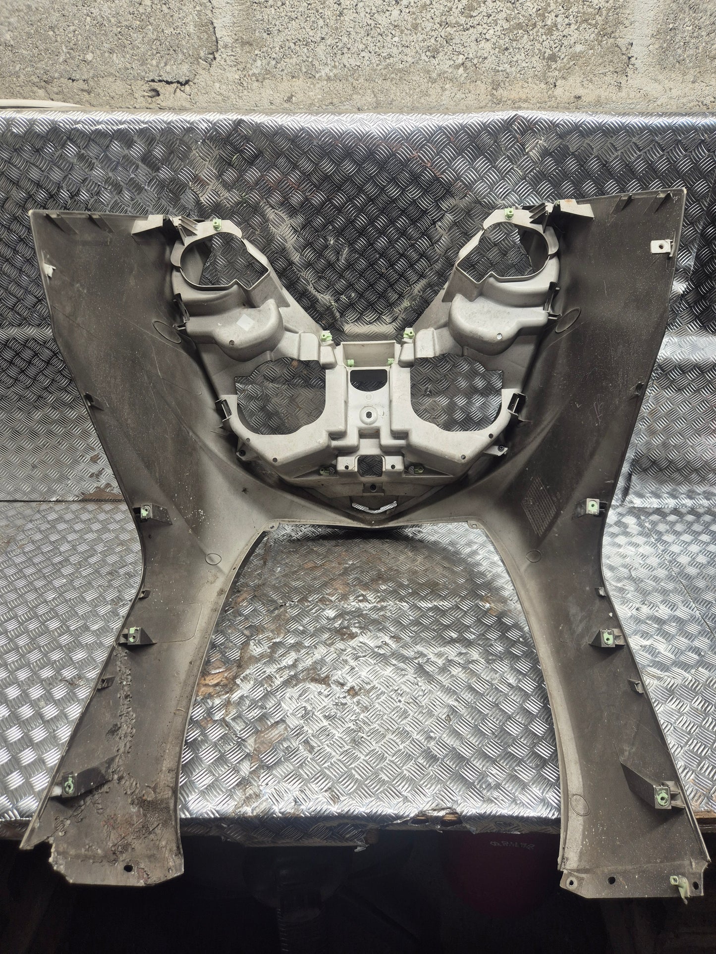 Face avant Peugeot 125 satelis 2006-2011