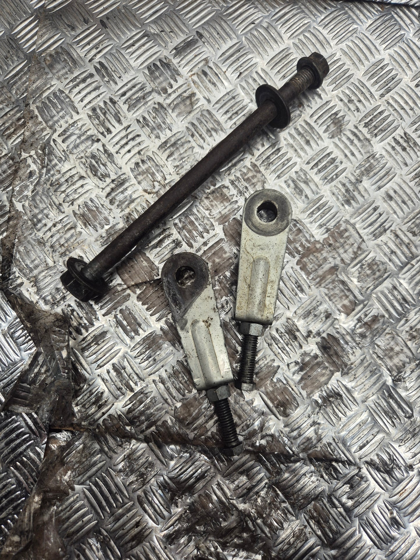 Tendeur de chaine + axe yamaha 200 blaster