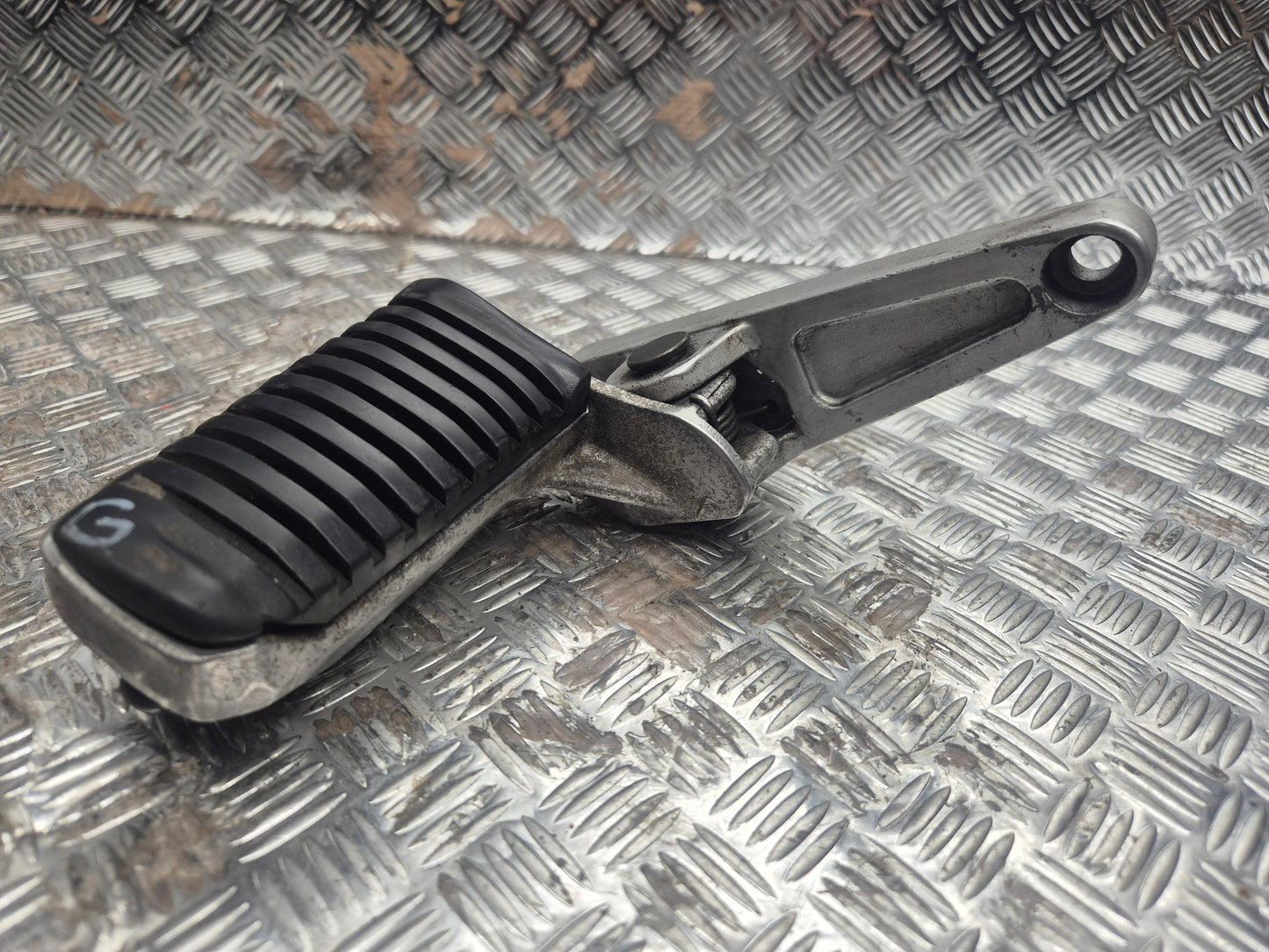 Platine Repose pied avant gauche KAWASAKI 1000 GTR 1986-1993 ZGT00A