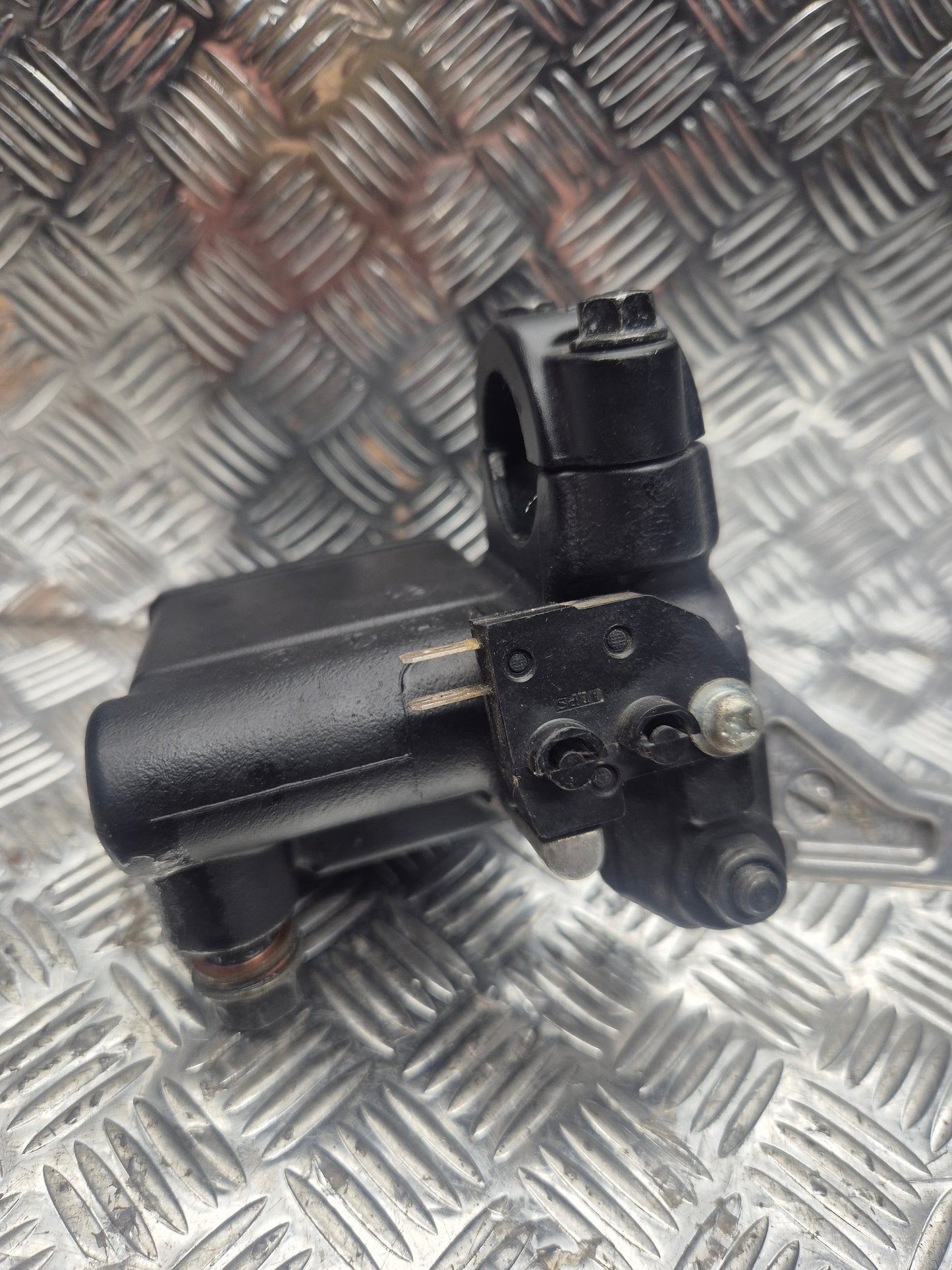 Maitre cylindre de frein avant Peugeot 125 satelis 2007-2011