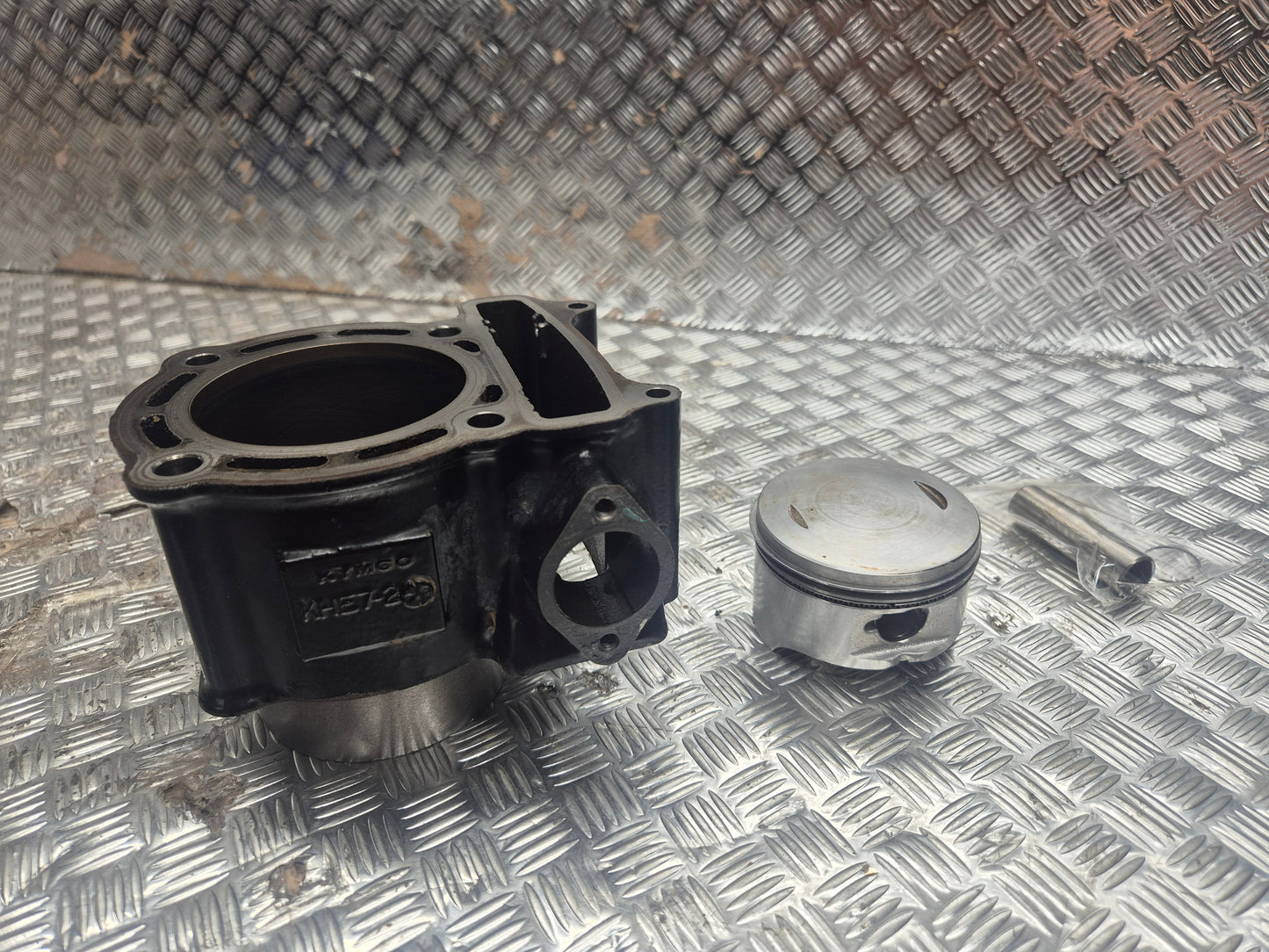 Cylindre piston KYMCO 250 KXR