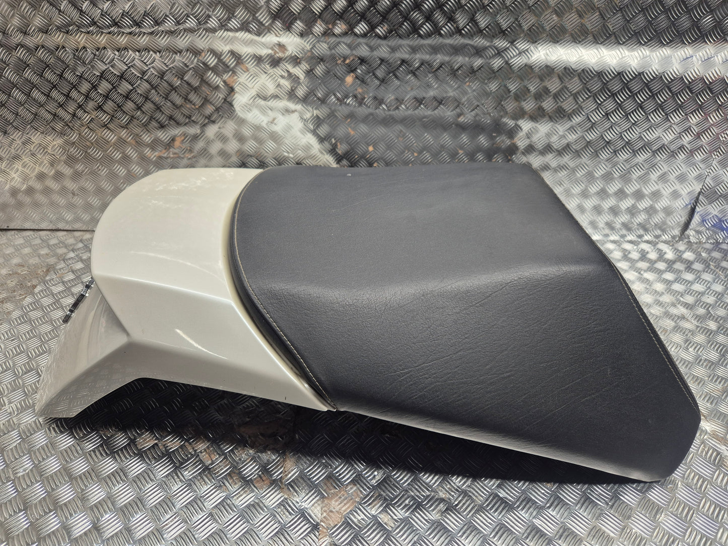 Selle passager Peugeot 125 satelis 2007-2011