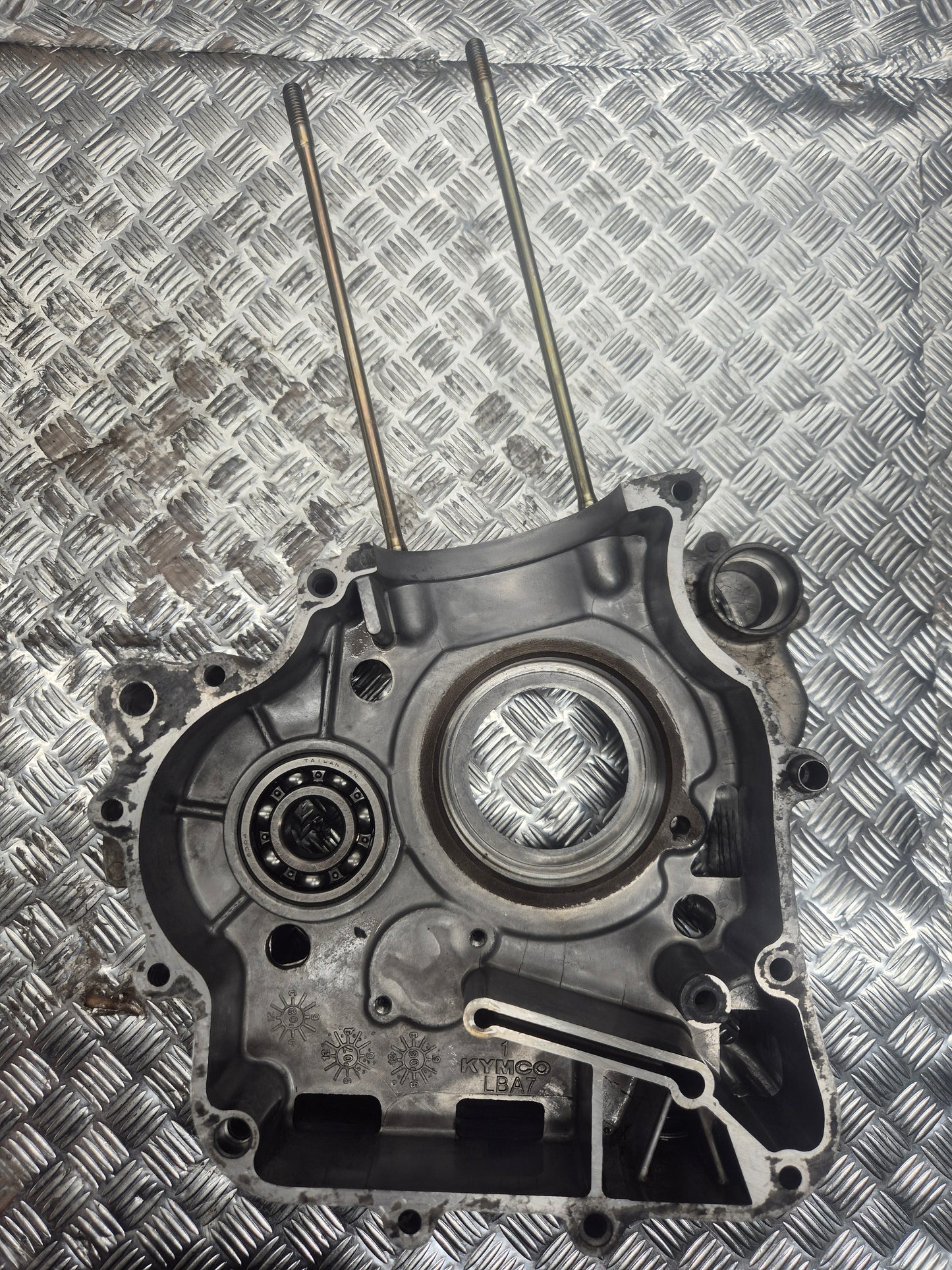 Carter moteur droit KYMCO 250 KXR