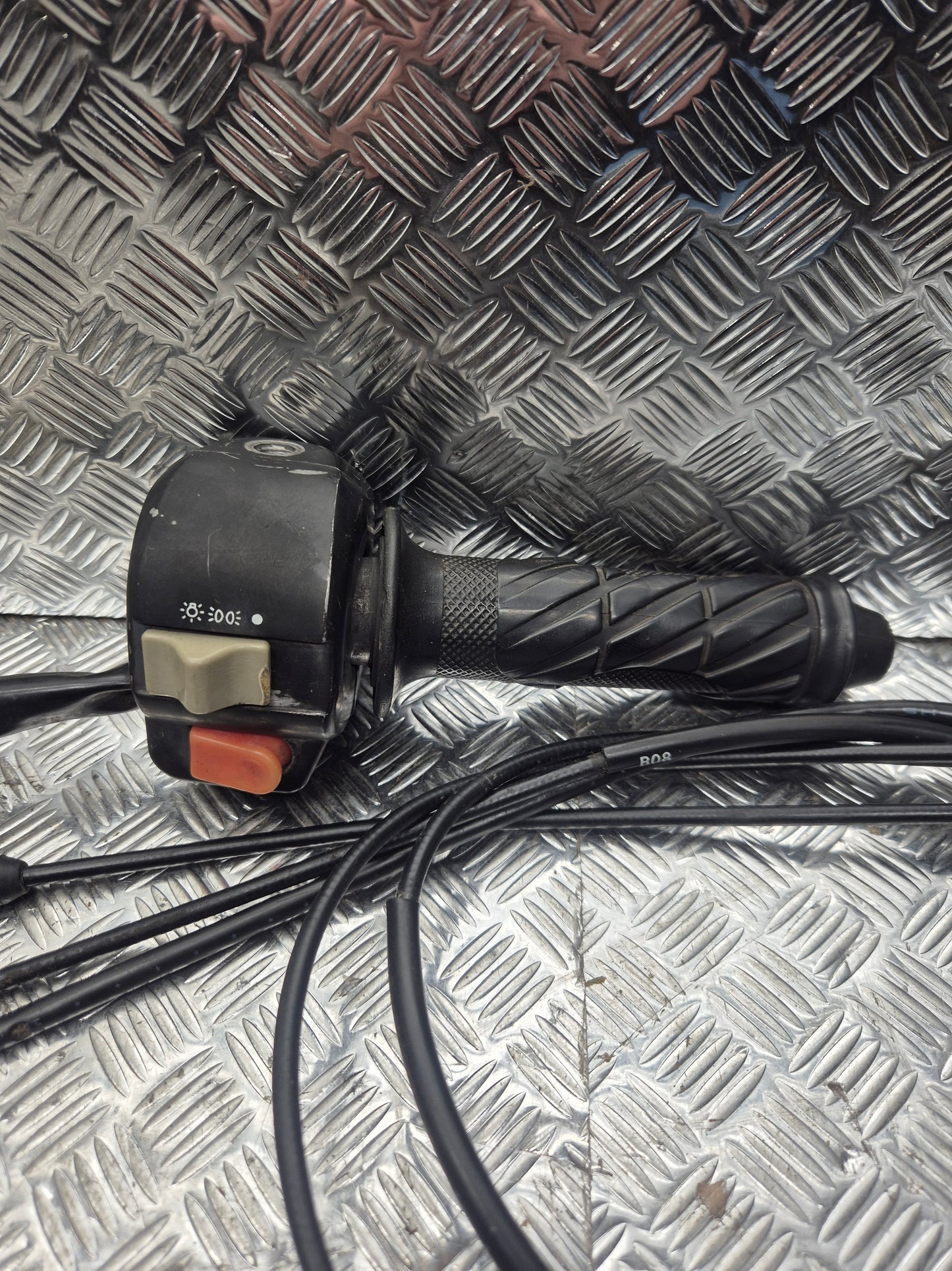 Poignée de gaz + cable scooter 50 keeway