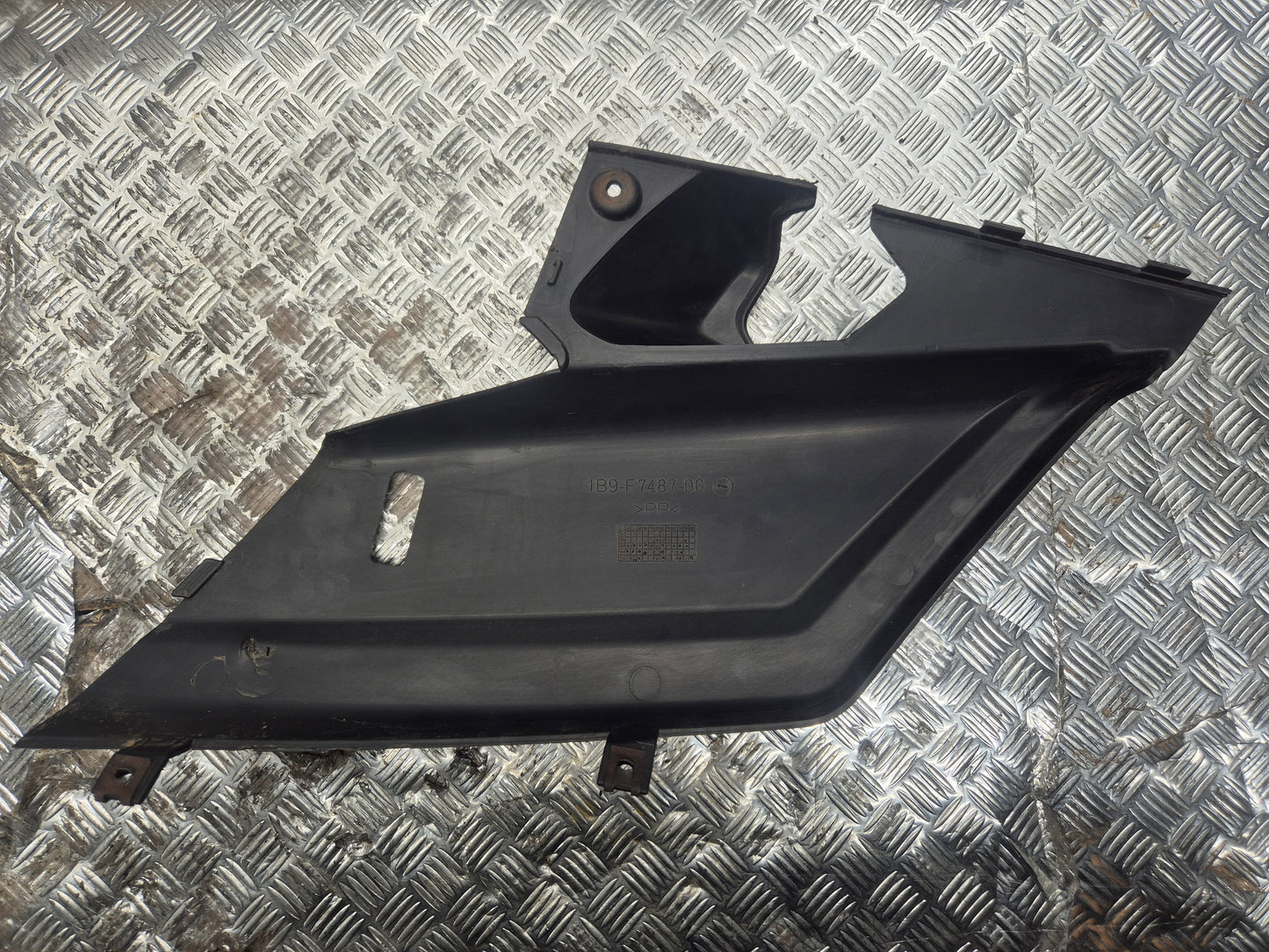 Cache latéral droit YAMAHA 125 X-MAX 2006-2009