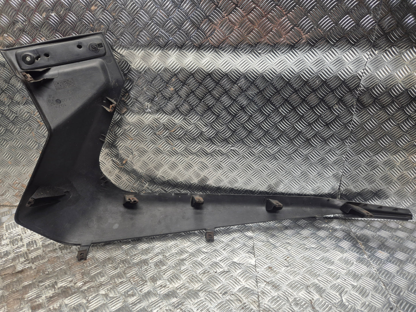 Bas de caisse droit YAMAHA 125 X-MAX 2006-2009