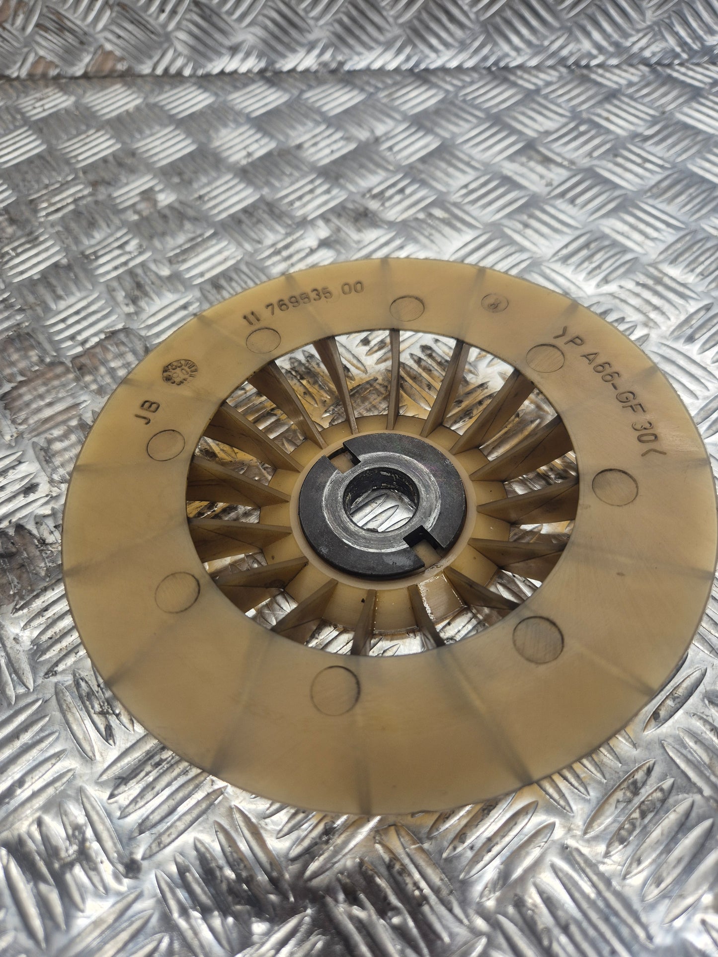 Turbine de ventilation de joue fixe de variateur PEUGEOT 125 SATELIS 2007-2011