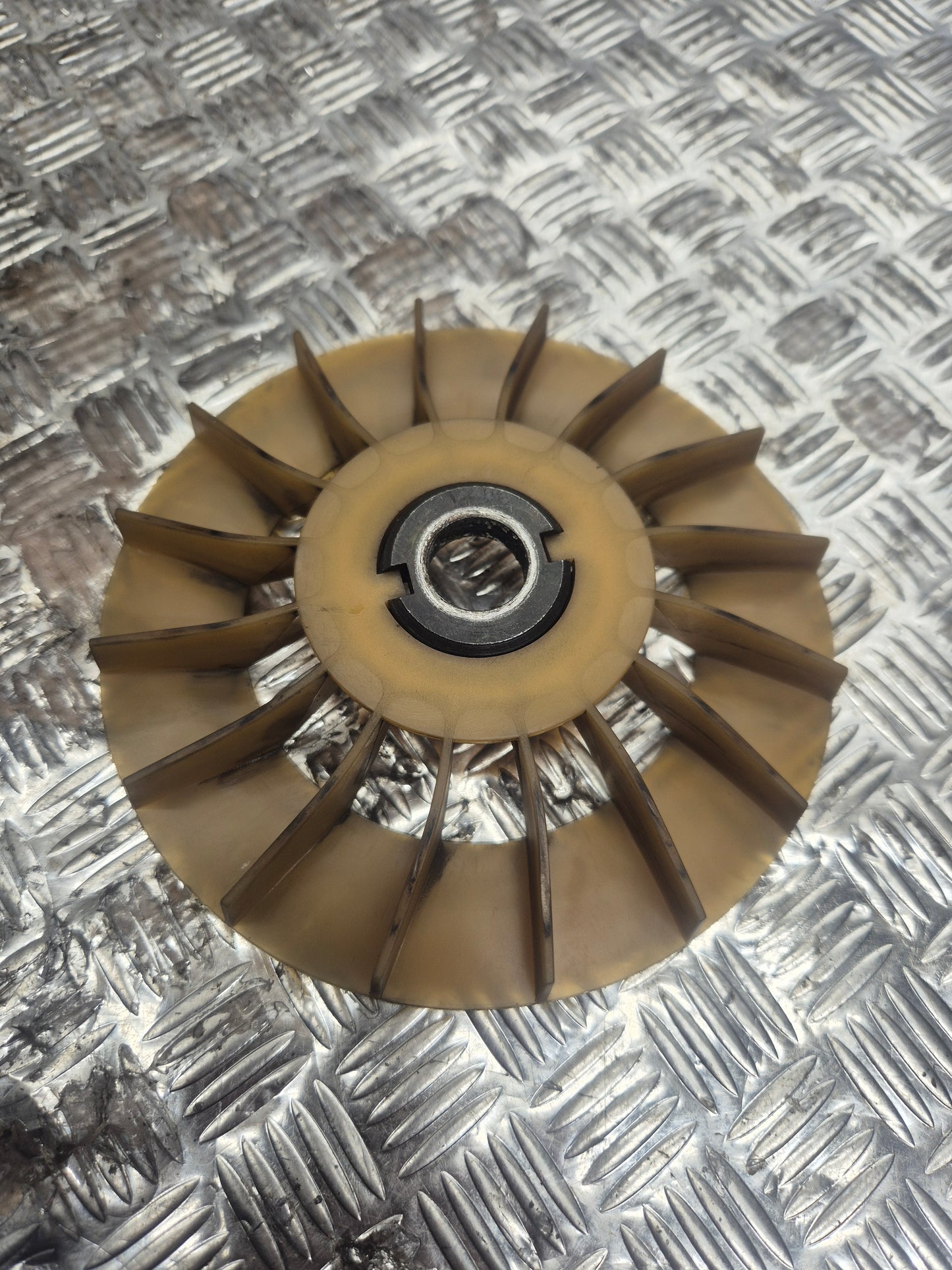 Turbine de ventilation de joue fixe de variateur PEUGEOT 125 SATELIS 2007-2011