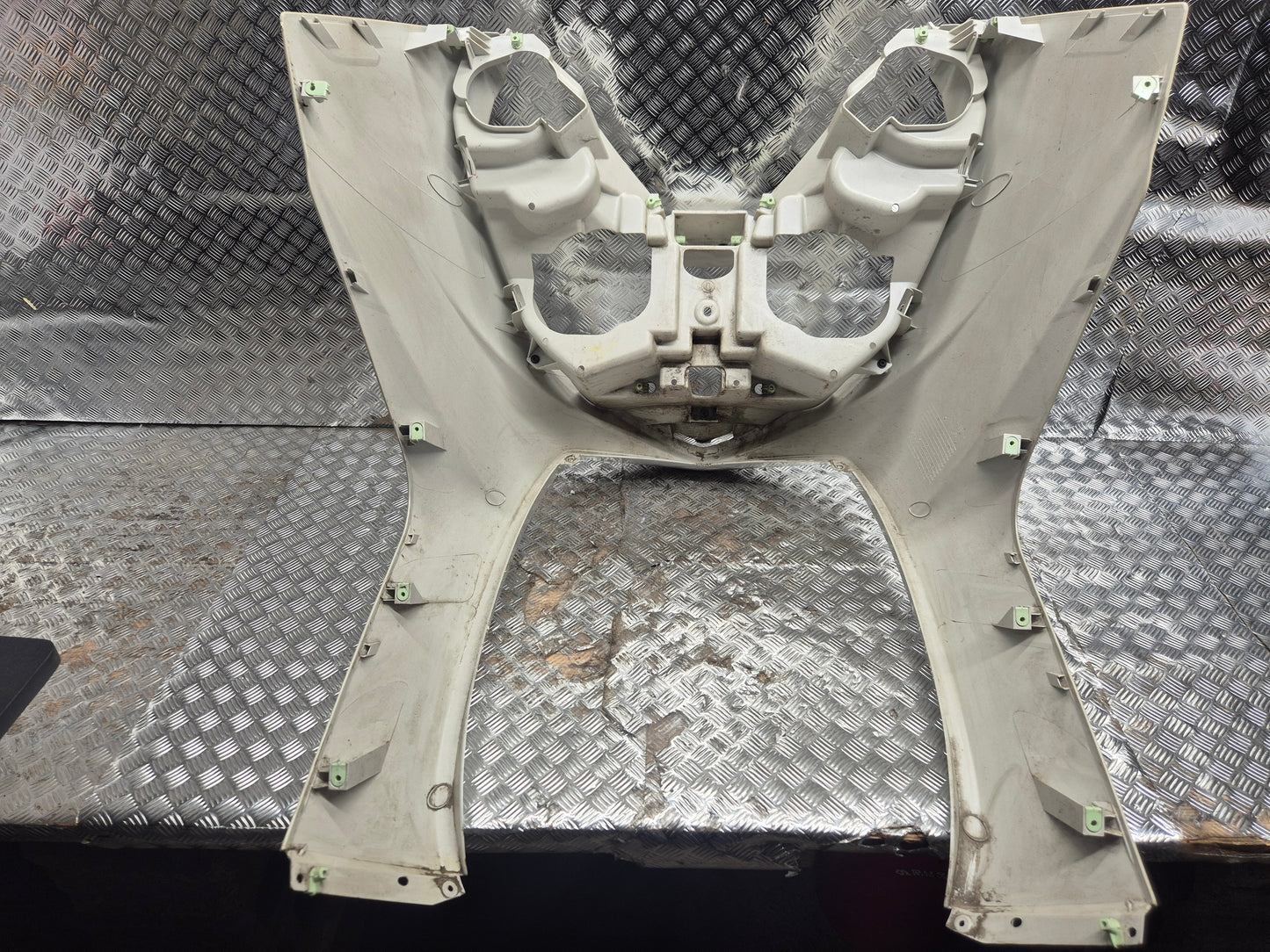 Face avant Peugeot 125 satelis 2006-2011