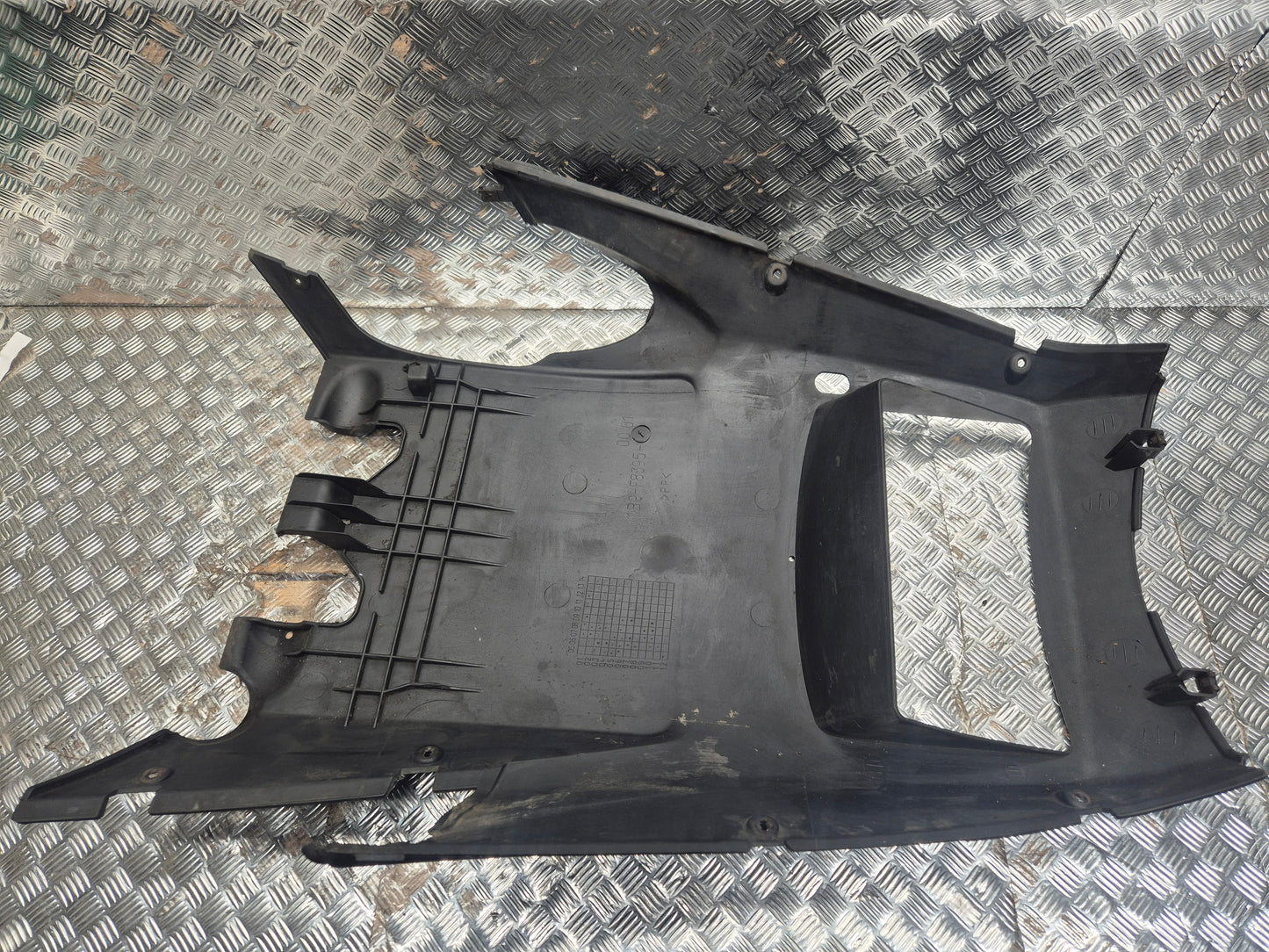 Sabot bas de caisse YAMAHA 125 X-MAX 2006-2009