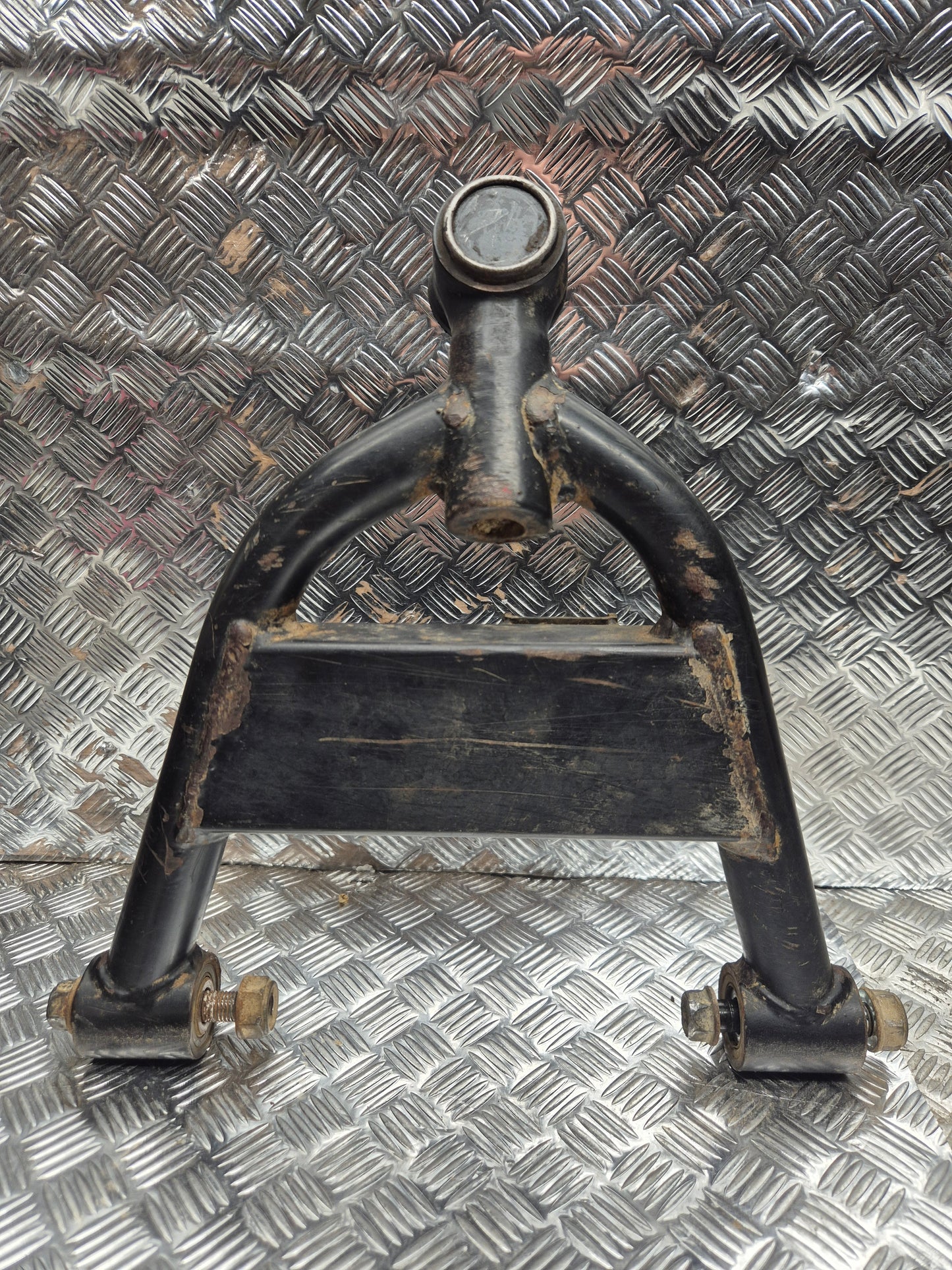 Triangle inferieur gauche KYMCO 250 KXR