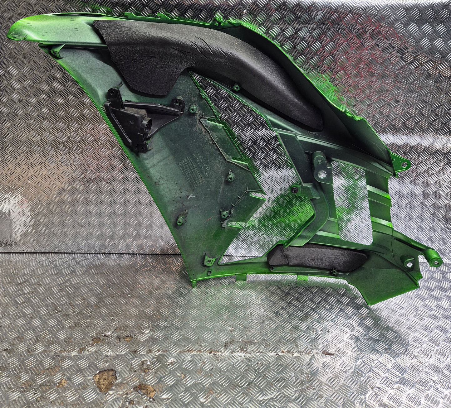 Carénage flanc droit kawasaki 1400 zzr 2012/2015